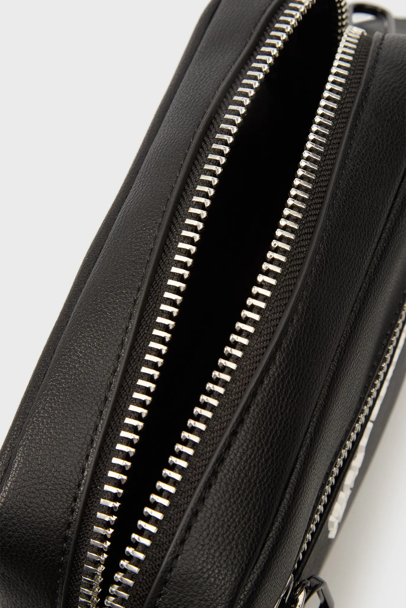 Чоловіча чорна сумка GRAINY 2