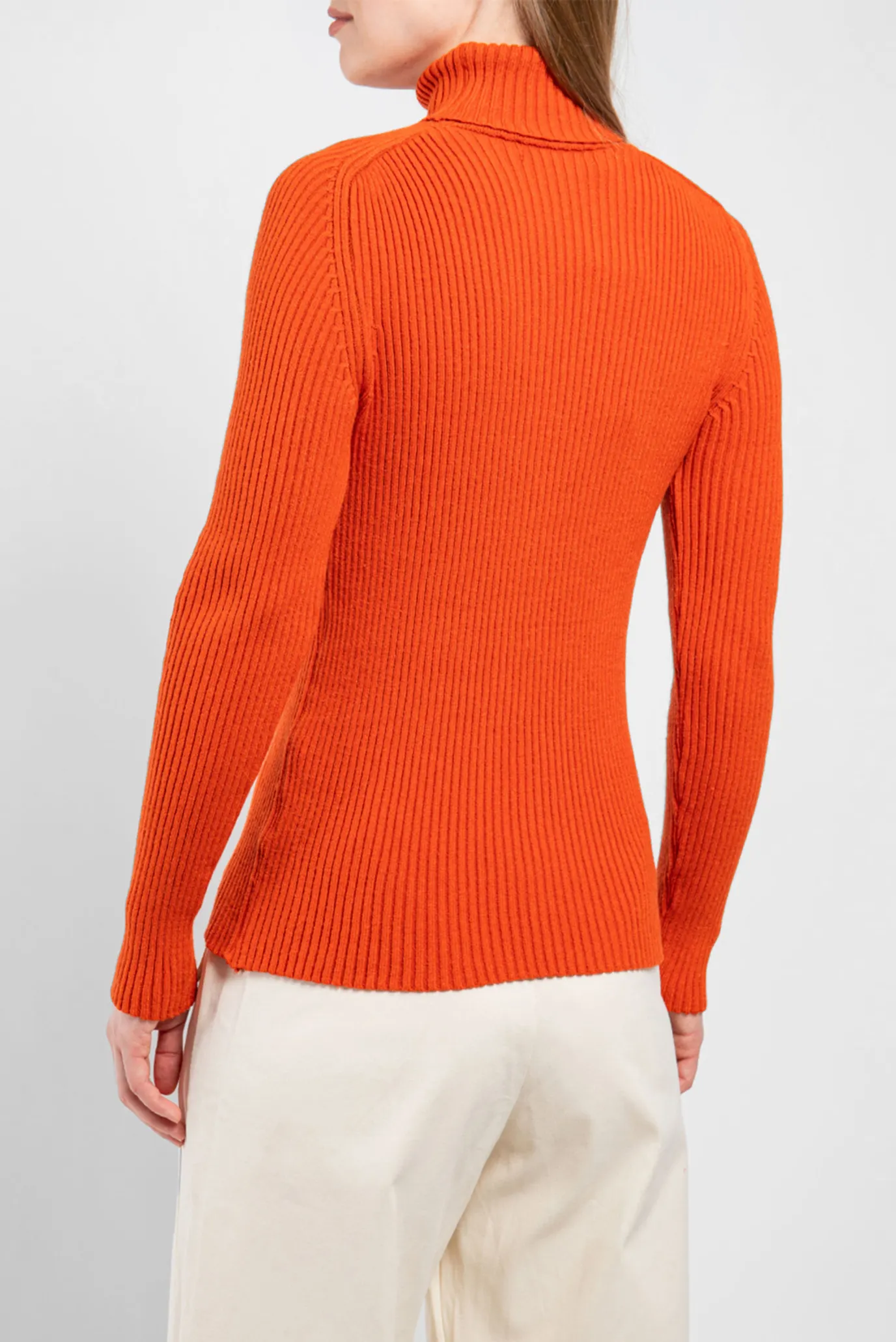 Женский оранжевый гольф 2