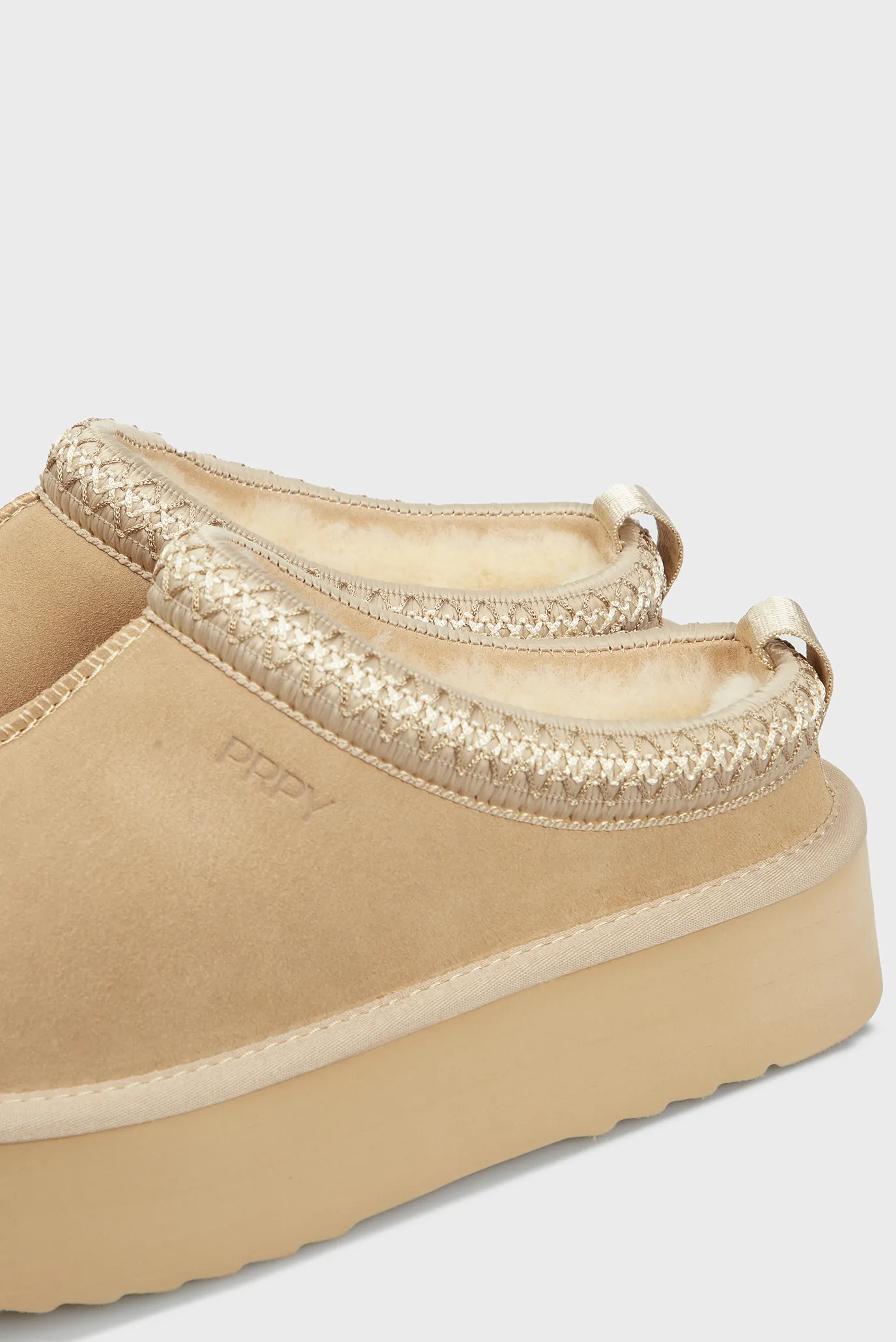 Жіночі бежеві замшеві клоги Lapua 2