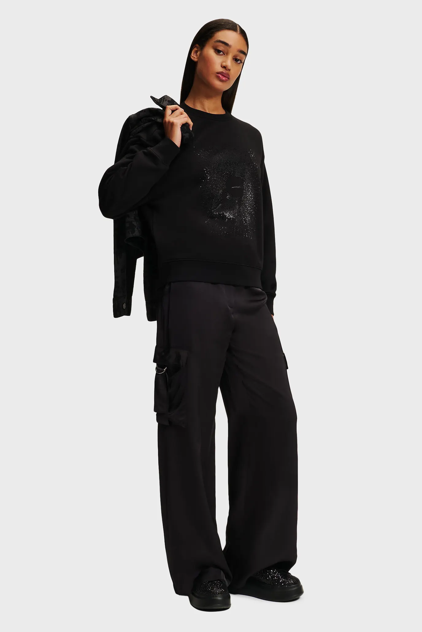 Женский черный свитшот 2