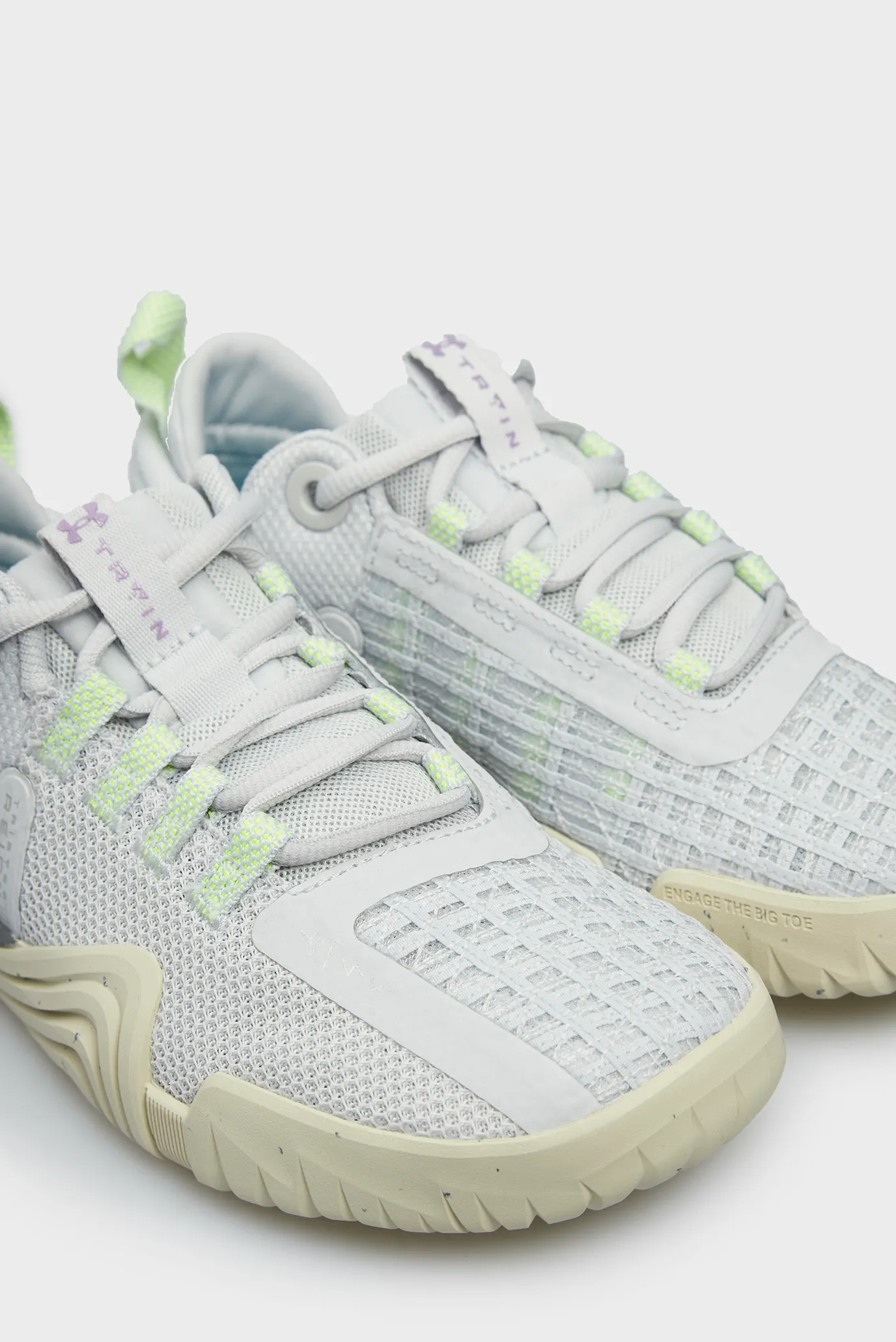 Жіночі сірі кросівки UA W TriBase Reign 6 2