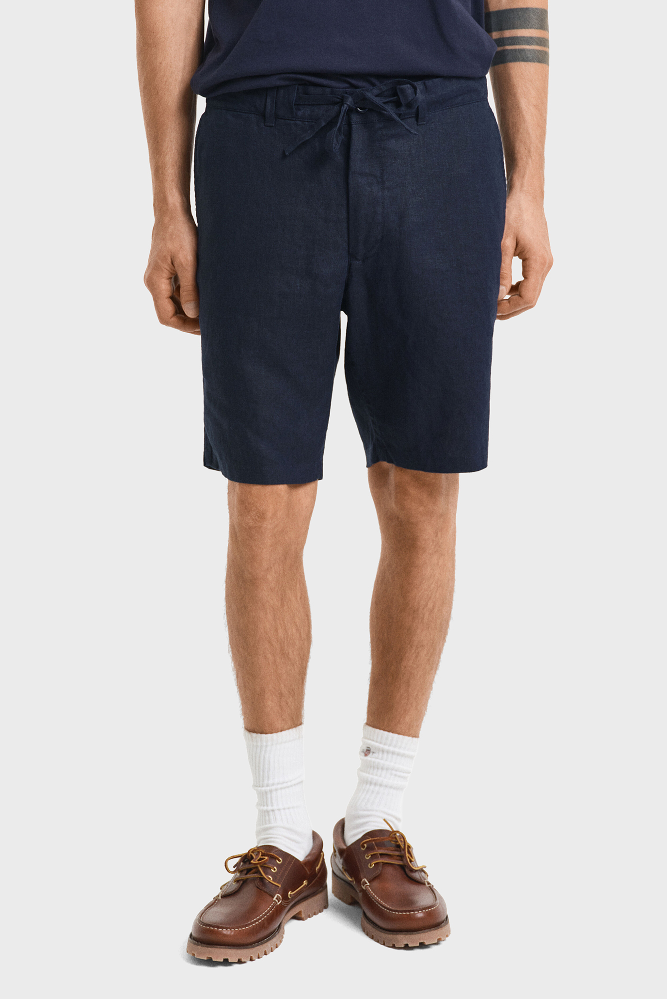 Мужские темно-синие льняные шорты RELAXED LINEN DS SHORTS Синий L Gant 205073 Мужские темно-синие льняные шорты RELAXED LINEN DS SHORTS Синий L Gant 205073