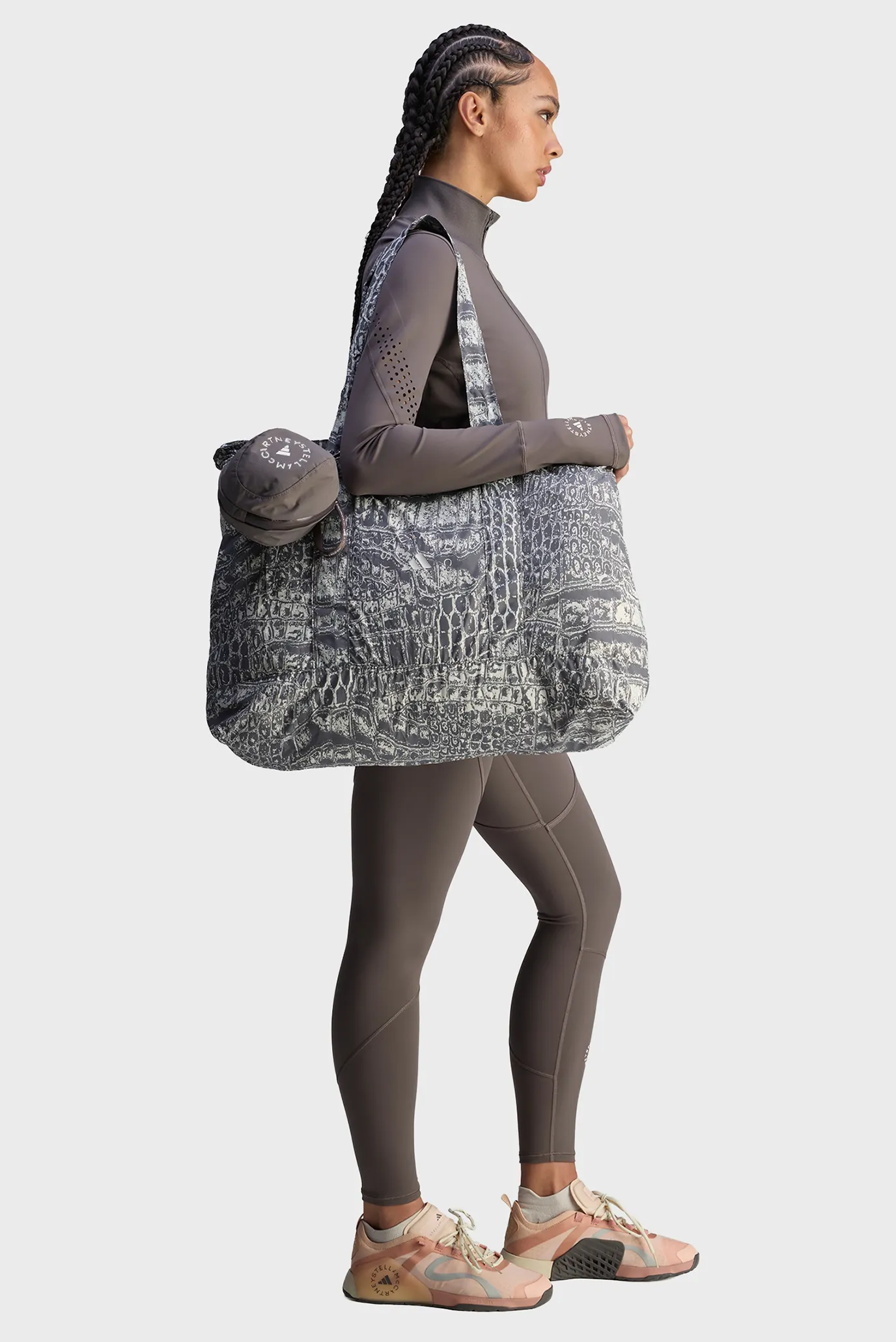 Жіноча сіра сумка з візерунком adidas By Stella McCartney Packable 7