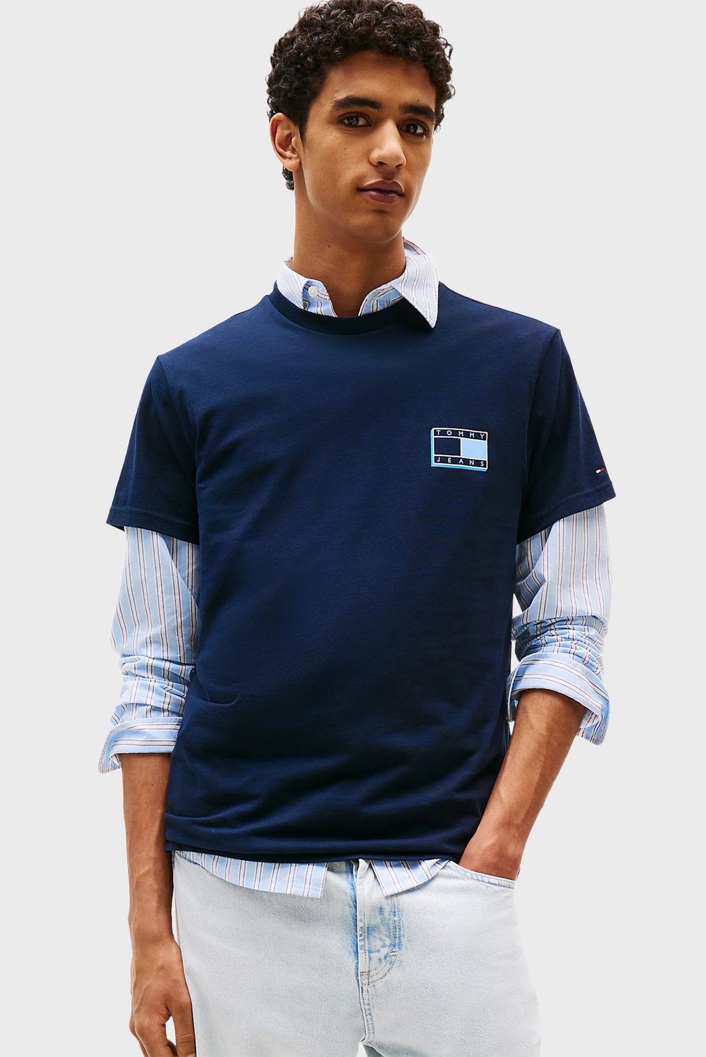 Мужская темно-синяя футболка SLIM POP COLOR FLAG Синий XL Tommy Jeans DM0DM21577 Мужская темно-синяя футболка SLIM POP COLOR FLAG Синий XL Tommy Jeans DM0DM21577