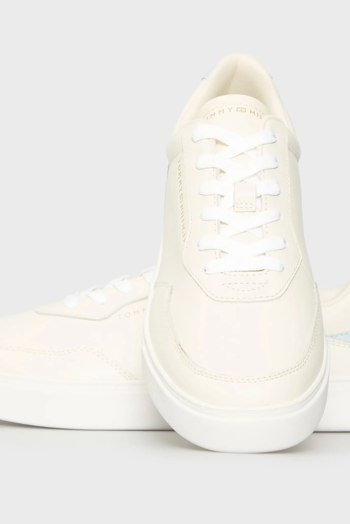 Жіночі білі шкіряні снікерси CASUAL CUPSOLE 2