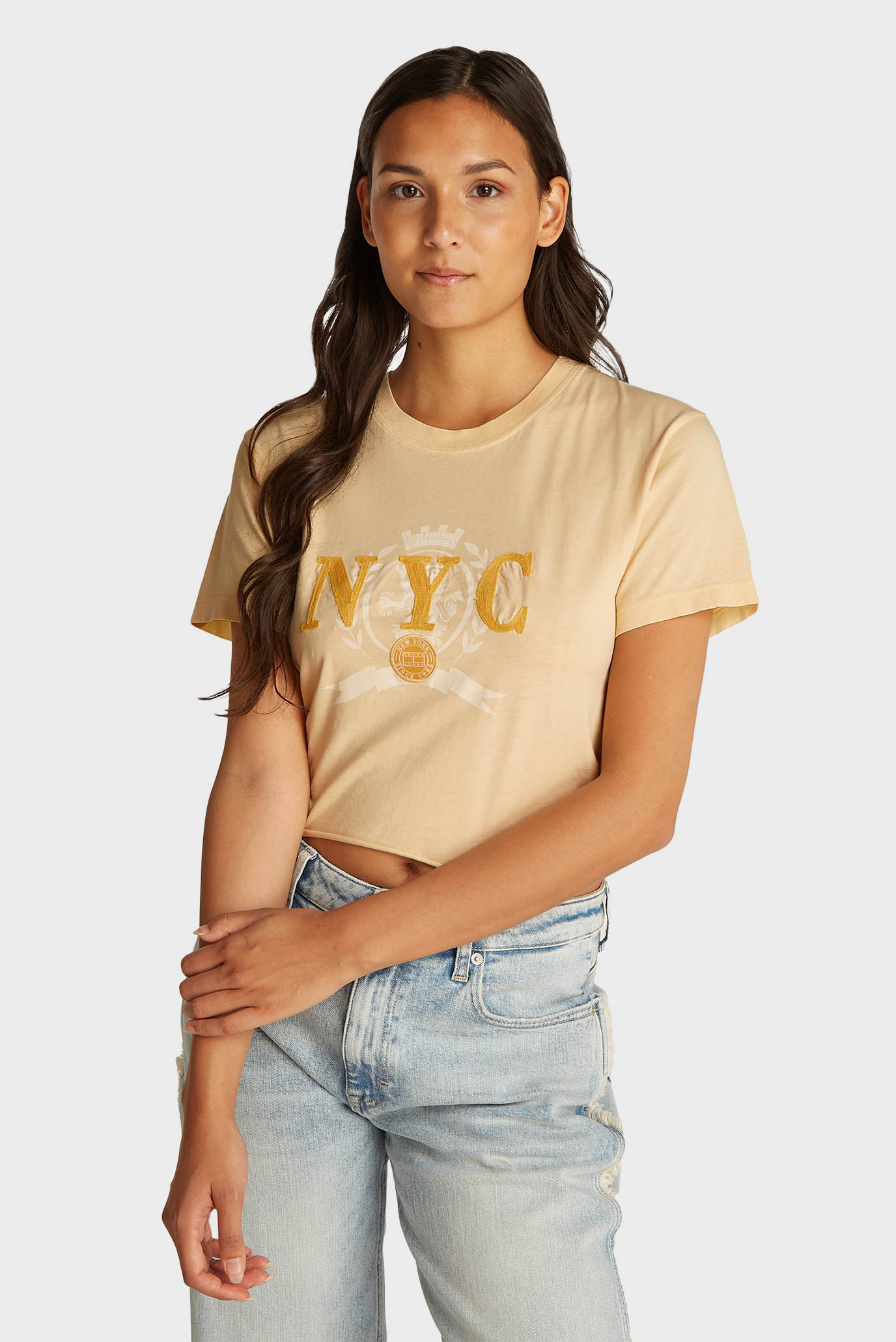 Женская желтая футболка VARSITY GRAPHIC T-SHIRT Желтый M Tommy Jeans DW0DW20424 Женская желтая футболка VARSITY GRAPHIC T-SHIRT Желтый M Tommy Jeans DW0DW20424