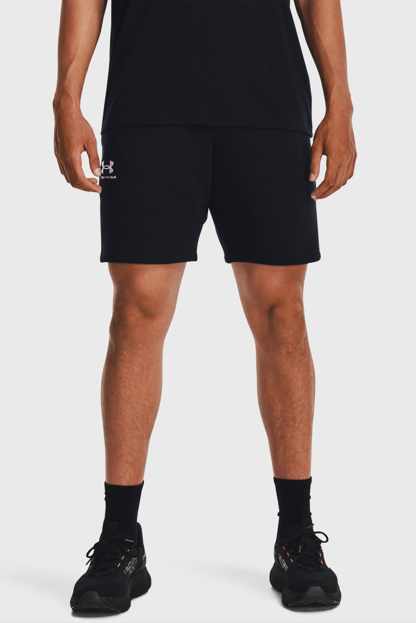 Чоловічі чорні шорти UA Essential Fleece Shorts 1