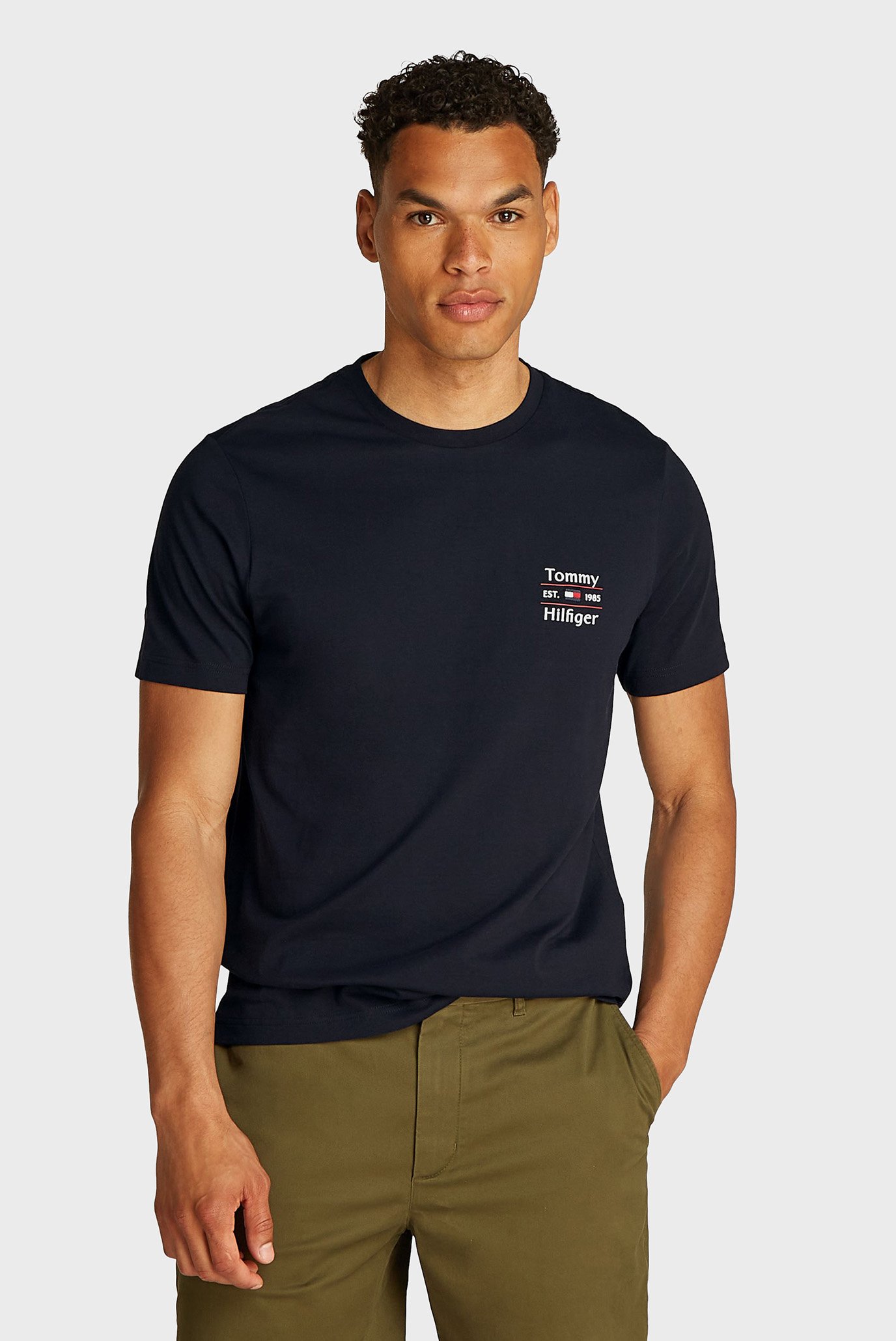 Мужская темно-синяя футболка HILFIGER STACK TEE Синий L Tommy Hilfiger MW0MW38622 Мужская темно-синяя футболка HILFIGER STACK TEE Синий L Tommy Hilfiger MW0MW38622
