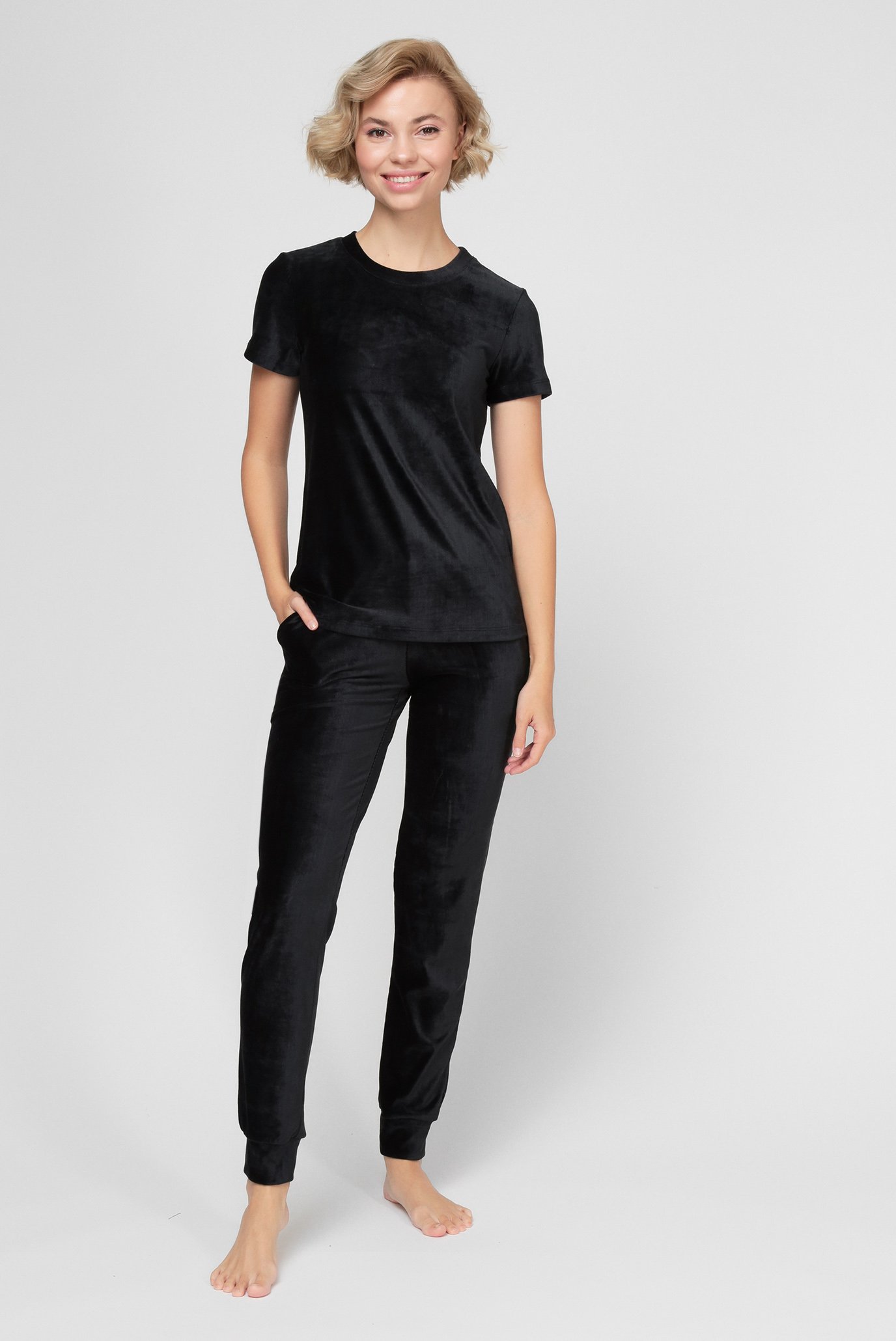 Женский черный вельветовый костюм (футболка, брюки) 1