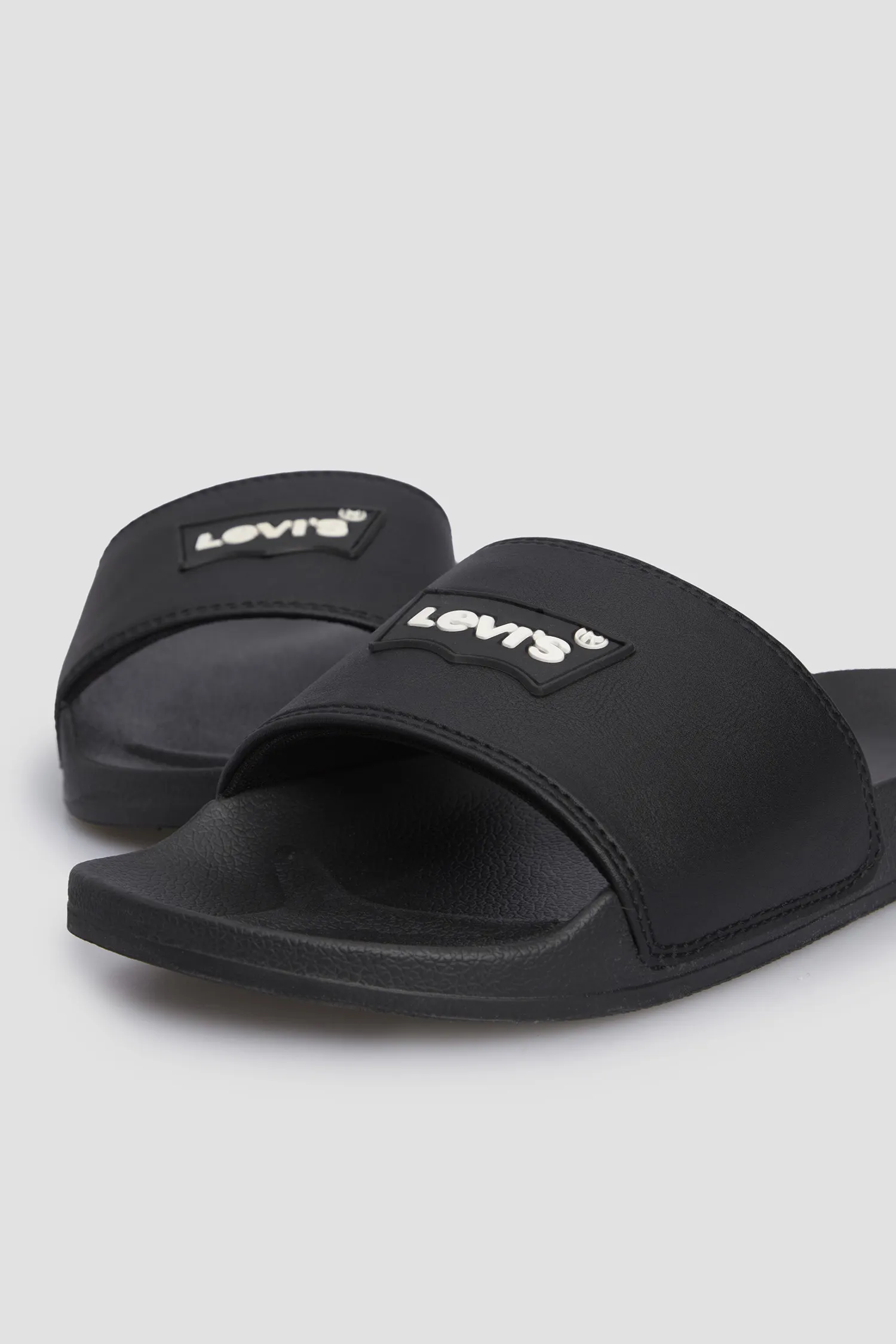 Жіночі чорні слайдери 2