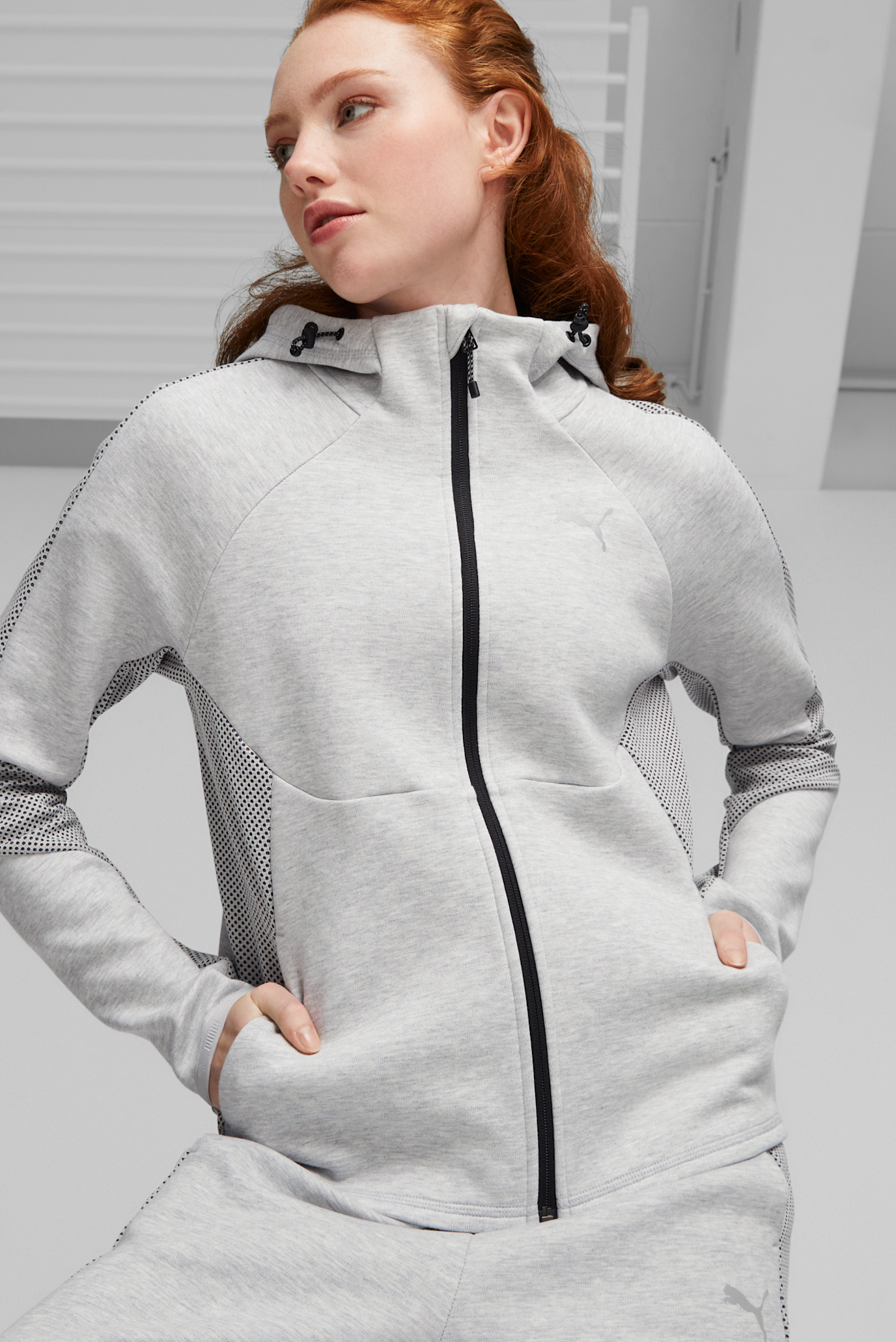 Женское светло-серое худи EVOSTRIPE Women’s Full-Zip Hoodie 1