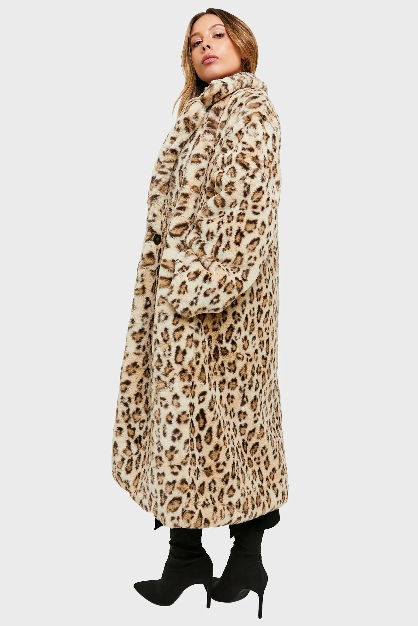 Жіноча шуба з візерунком 2