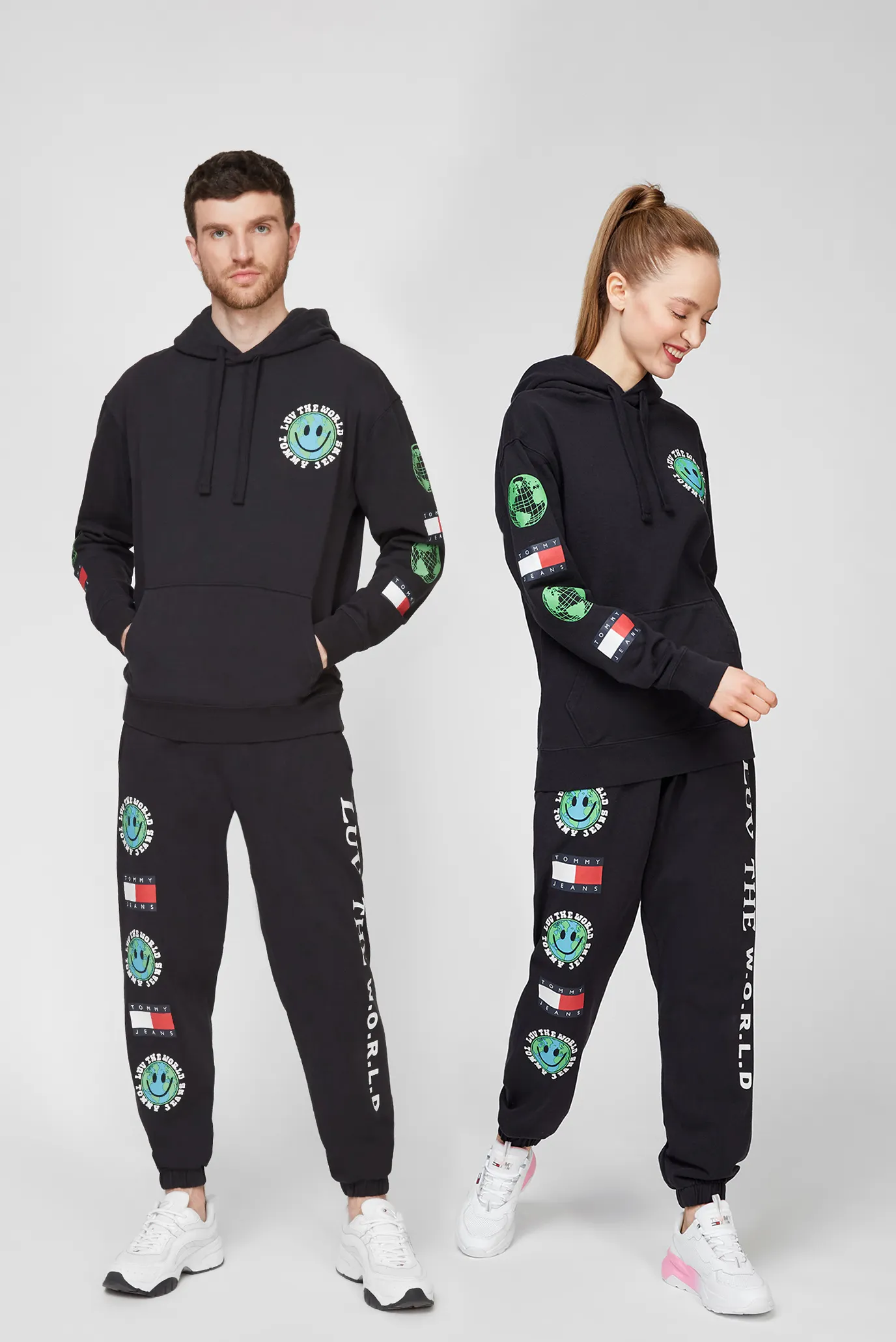 Черное худи TJ US LUV THE WORLD Tommy Jeans DM0DM11276 — MD-Fashion