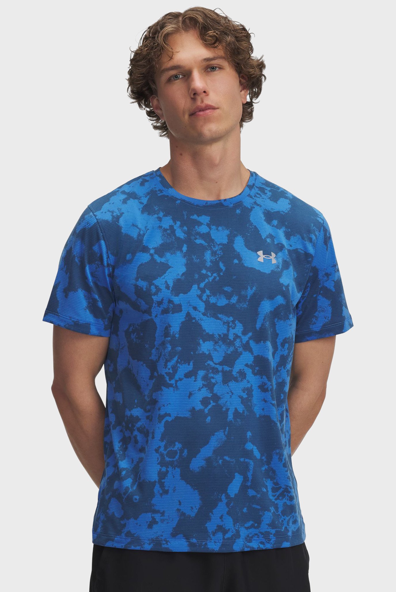Мужская синяя футболка с узором UA Launch Printed SS Синий XXL Under Armour 6006110-402 Мужская синяя футболка с узором UA Launch Printed SS Синий XXL Under Armour 6006110-402