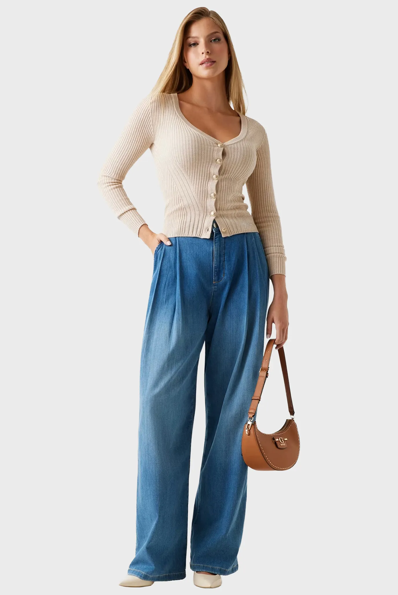 Жіночий бежевий кардиган 2