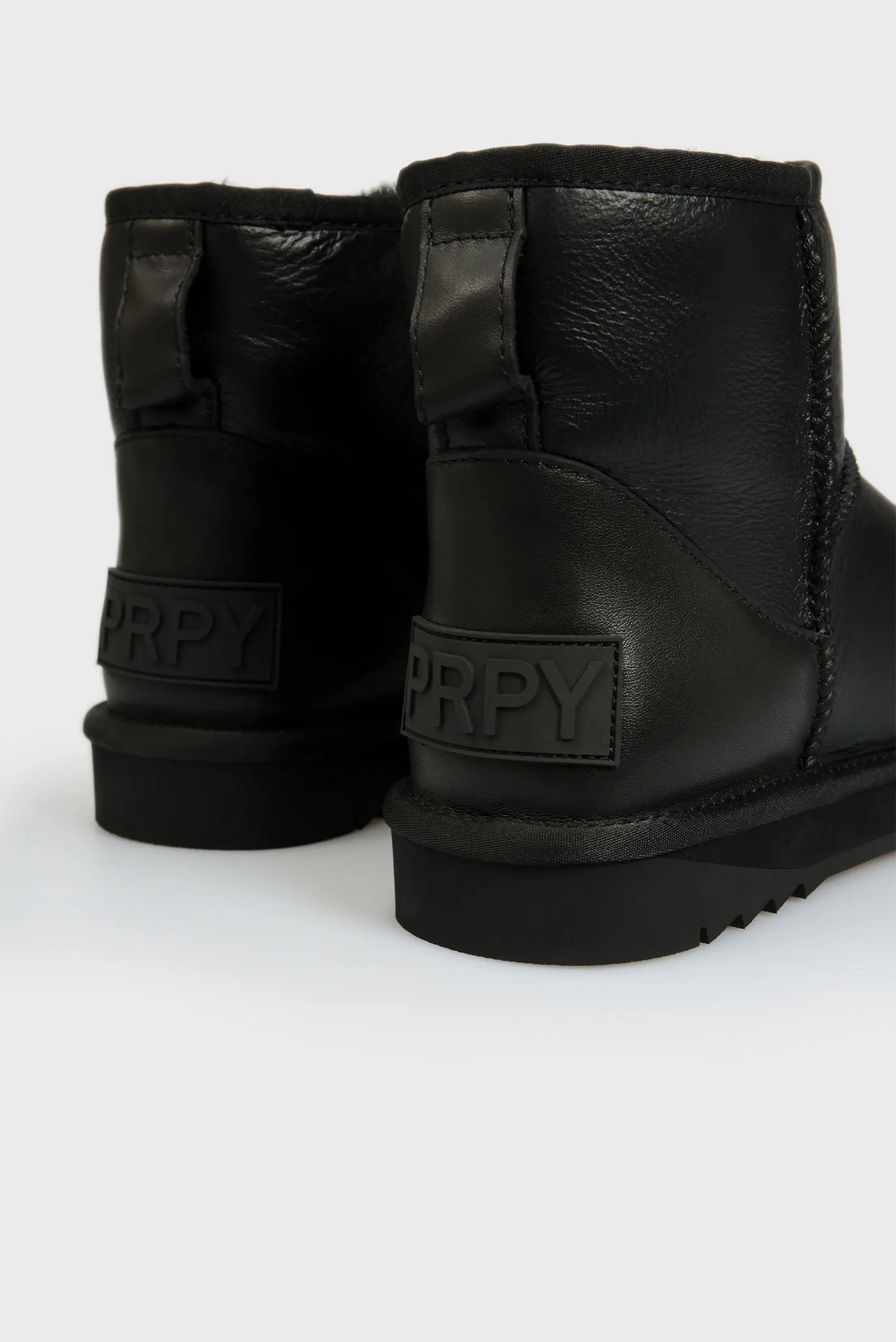 Чоловічі чорні шкіряні уггі 2