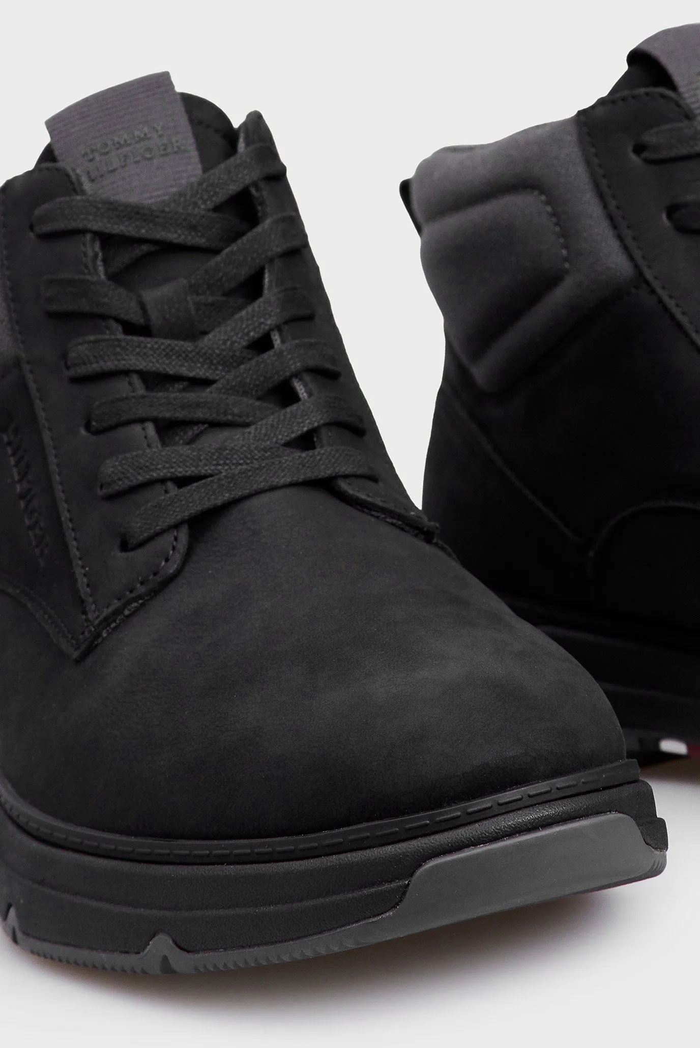 Чоловічі чорні черевики HILIFGER NUBUCK HYBRID CHUKKA 2