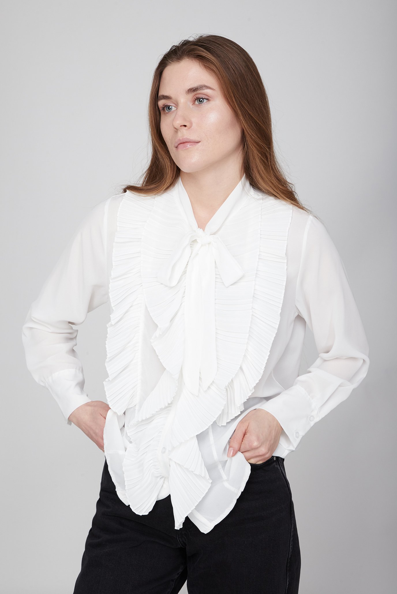 Женская белая блуза 1