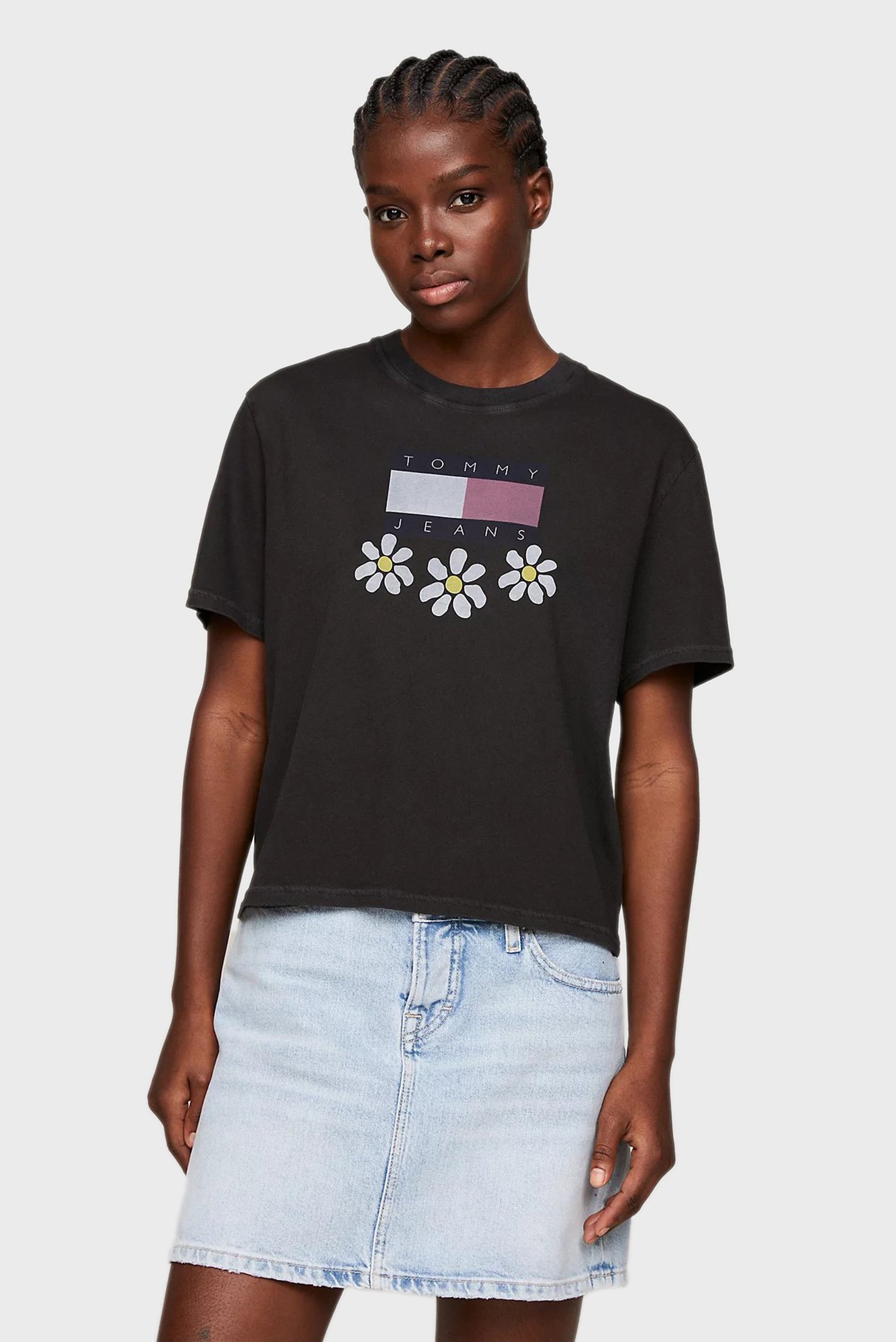 Женская черная футболка TJW BXY DAISY FLAG TEE 1