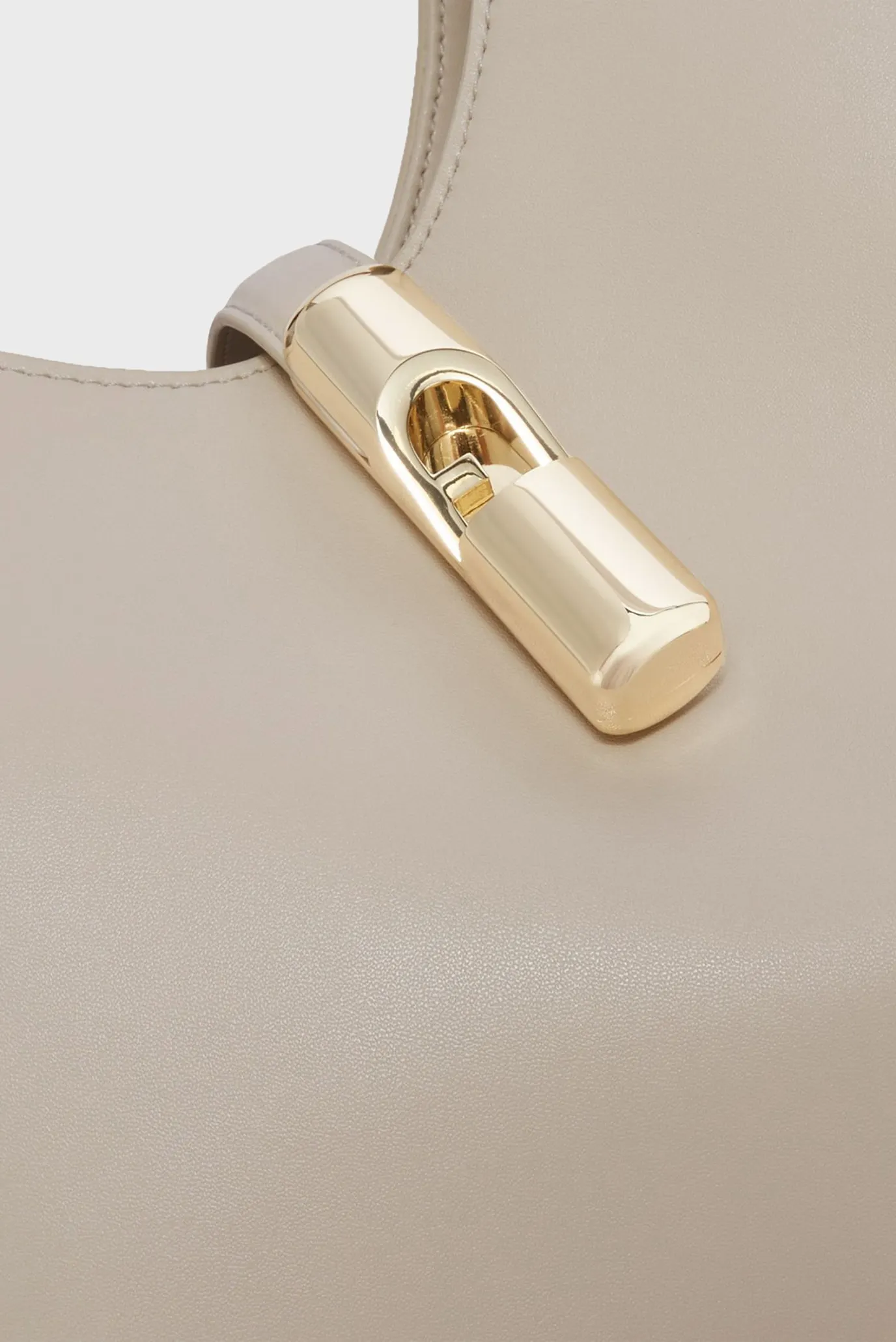 Женская бежевая кожаная сумка 5