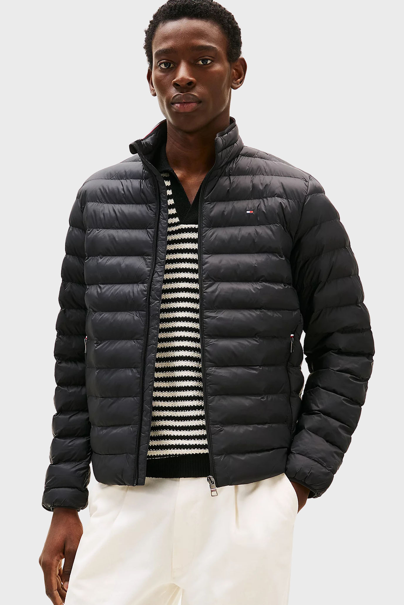 Мужская черная куртка CORE PACKABLE RECYCLED Черный XXL Tommy Hilfiger MW0MW39990 Мужская черная куртка CORE PACKABLE RECYCLED Черный XXL Tommy Hilfiger MW0MW39990