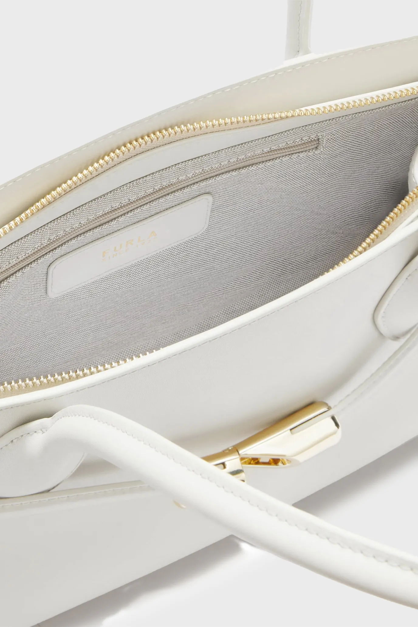 Женская белая кожаная сумка 2