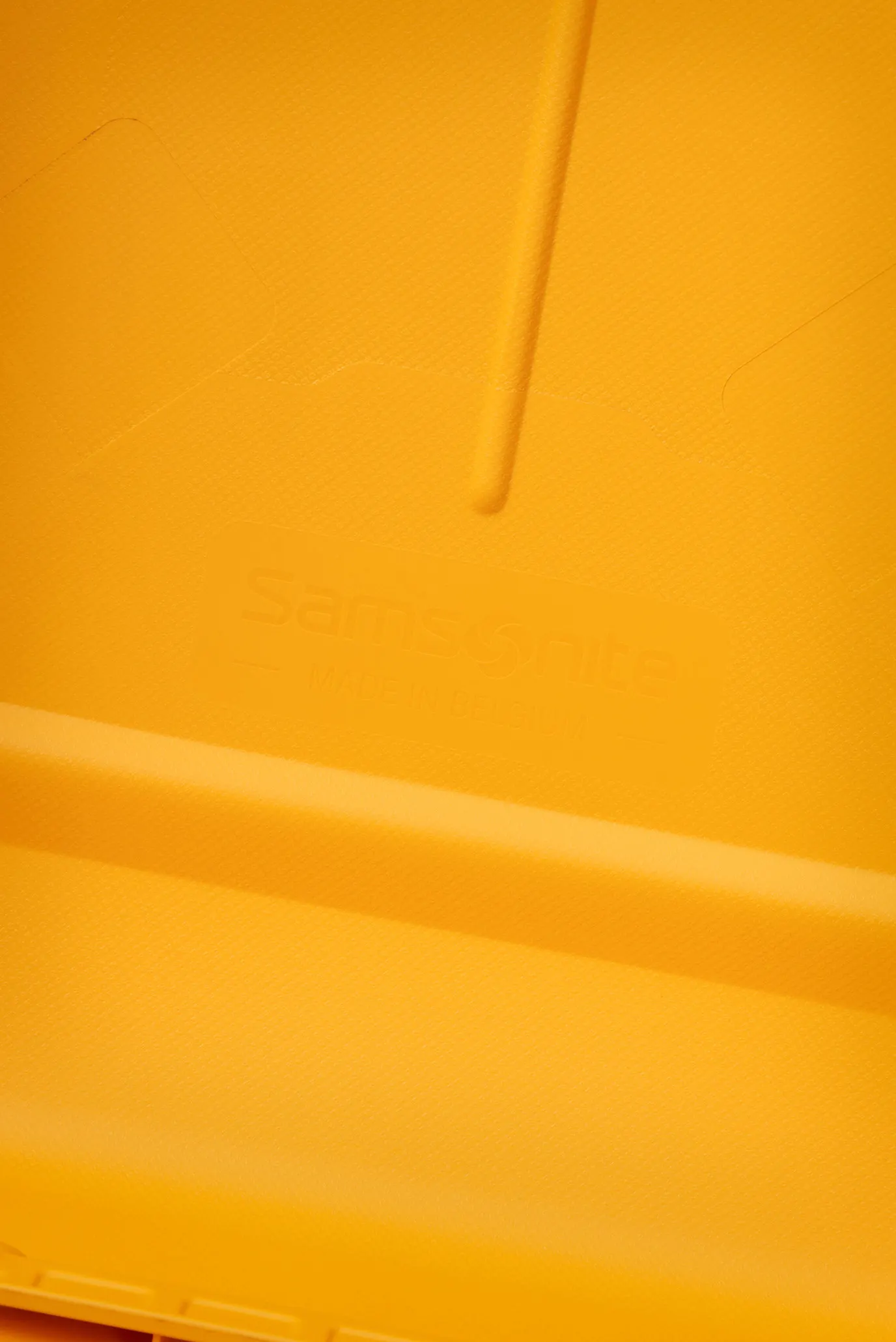 Жовта валіза 55 см ESSENS RADIANT YELLOW 8