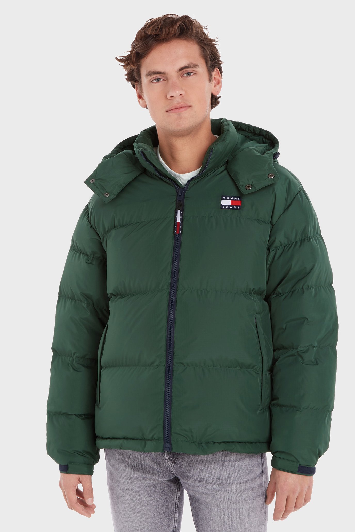 Мужской зеленый пуховик TJM ALASKA PUFFER Зеленый S Tommy Jeans DM0DM15445 Мужской зеленый пуховик TJM ALASKA PUFFER Зеленый S Tommy Jeans DM0DM15445