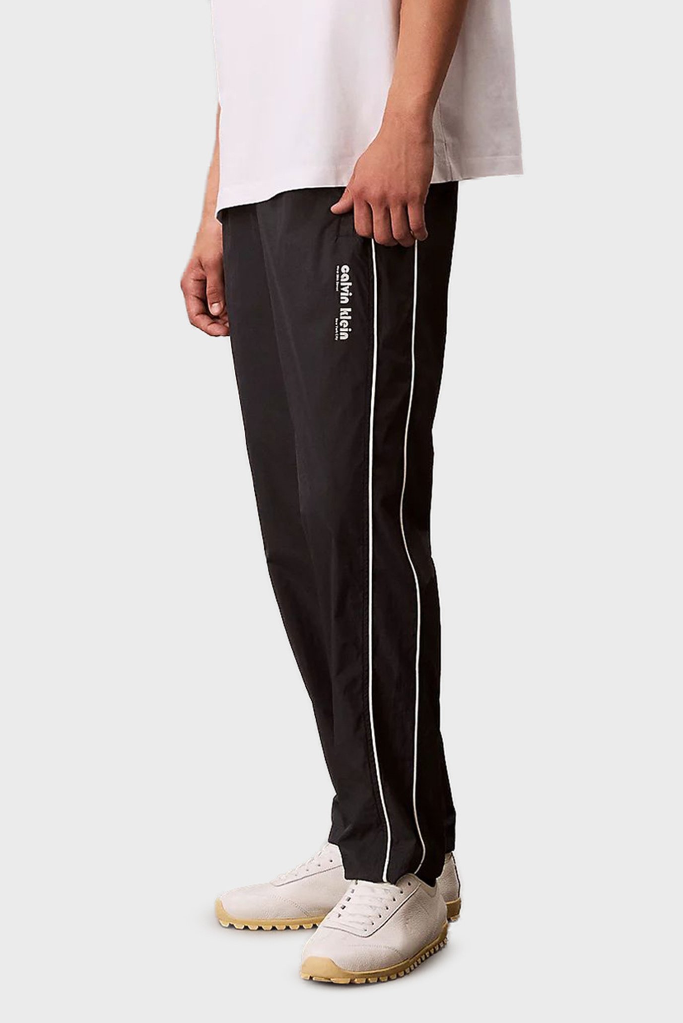 Мужские черные спортивные брюки RELAXED CRINKLE Черный S Calvin Klein Jeans LV04RC522G Мужские черные спортивные брюки RELAXED CRINKLE Черный S Calvin Klein Jeans LV04RC522G