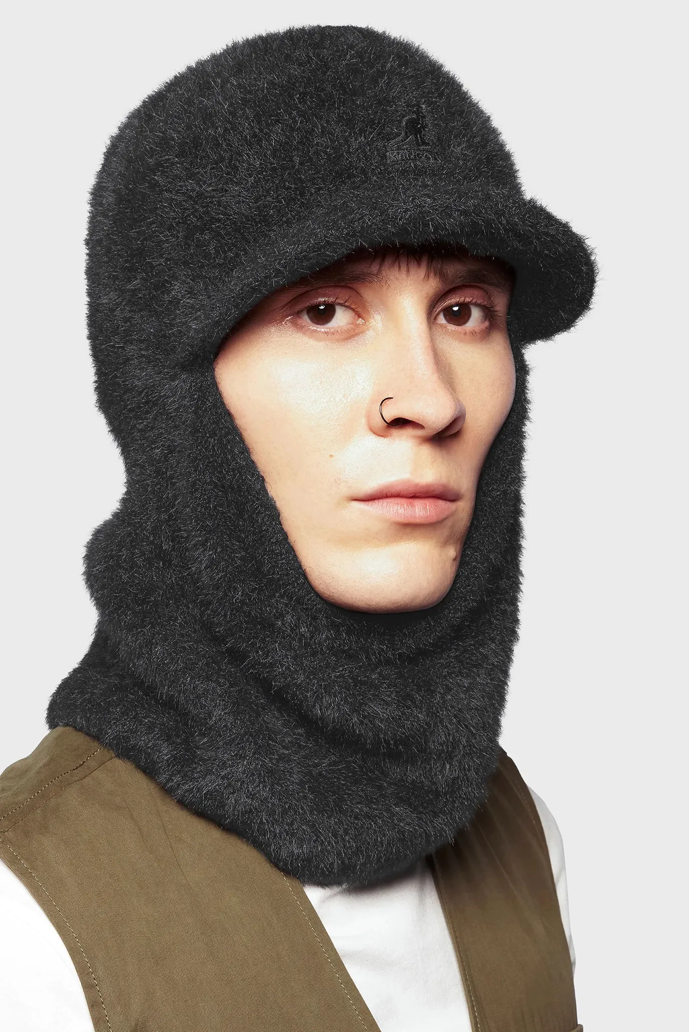 Женская черная балаклава 2