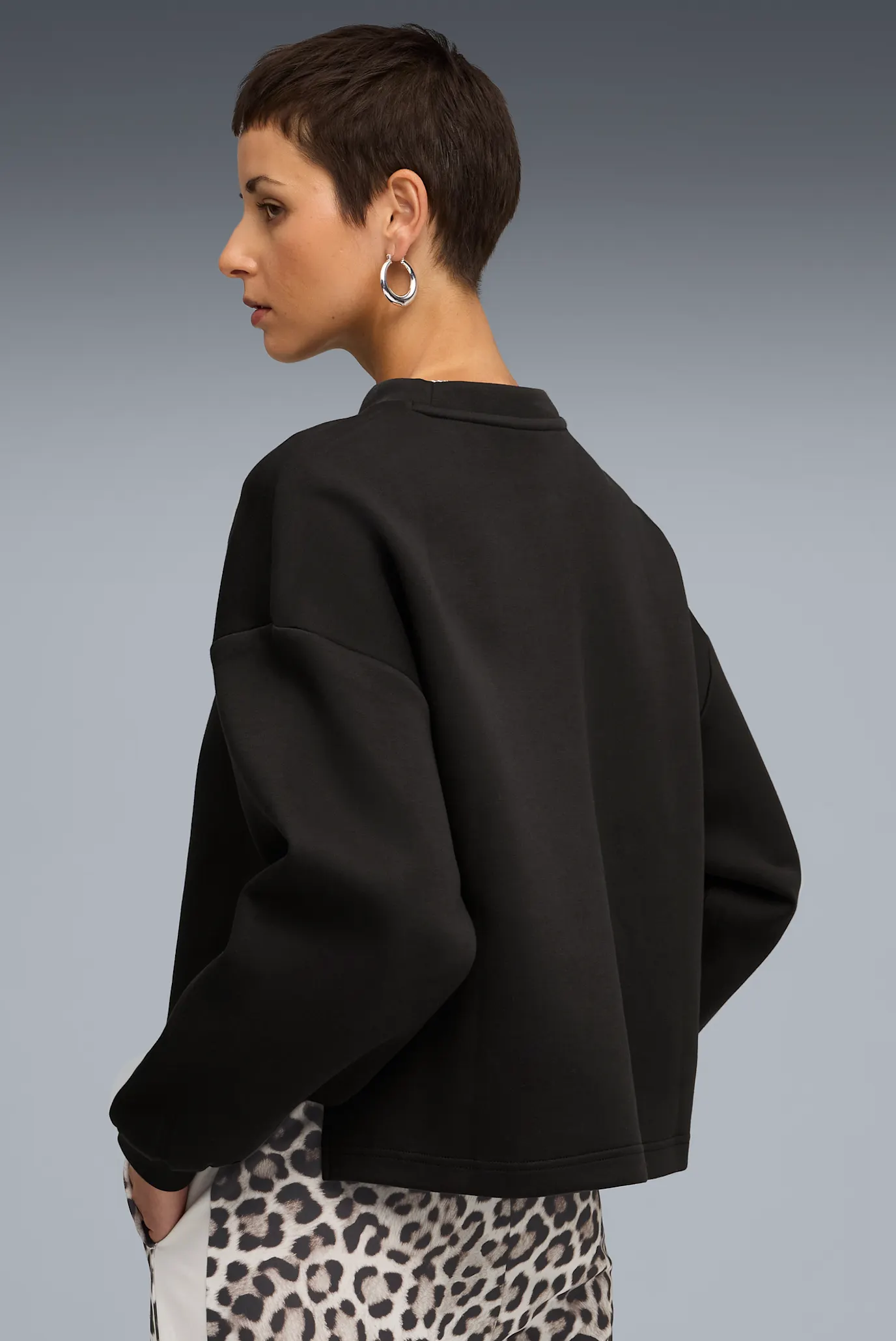 Жіночий чорний світшот Wardrobe Essentials Oversized Crew Women 3