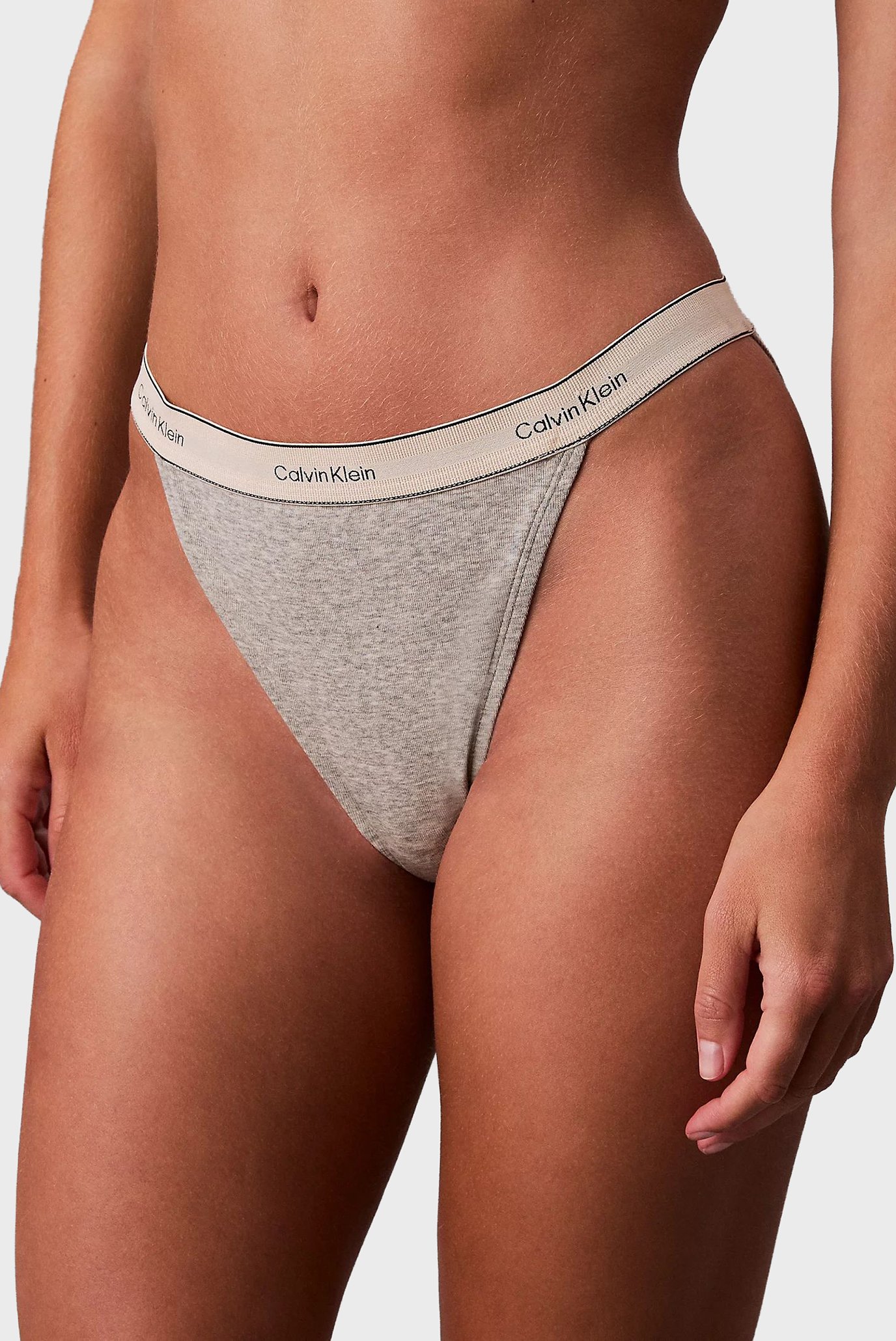Женские серые трусики TANGA Серый XL Calvin Klein LV00QF8370 Женские серые трусики TANGA Серый XL Calvin Klein LV00QF8370