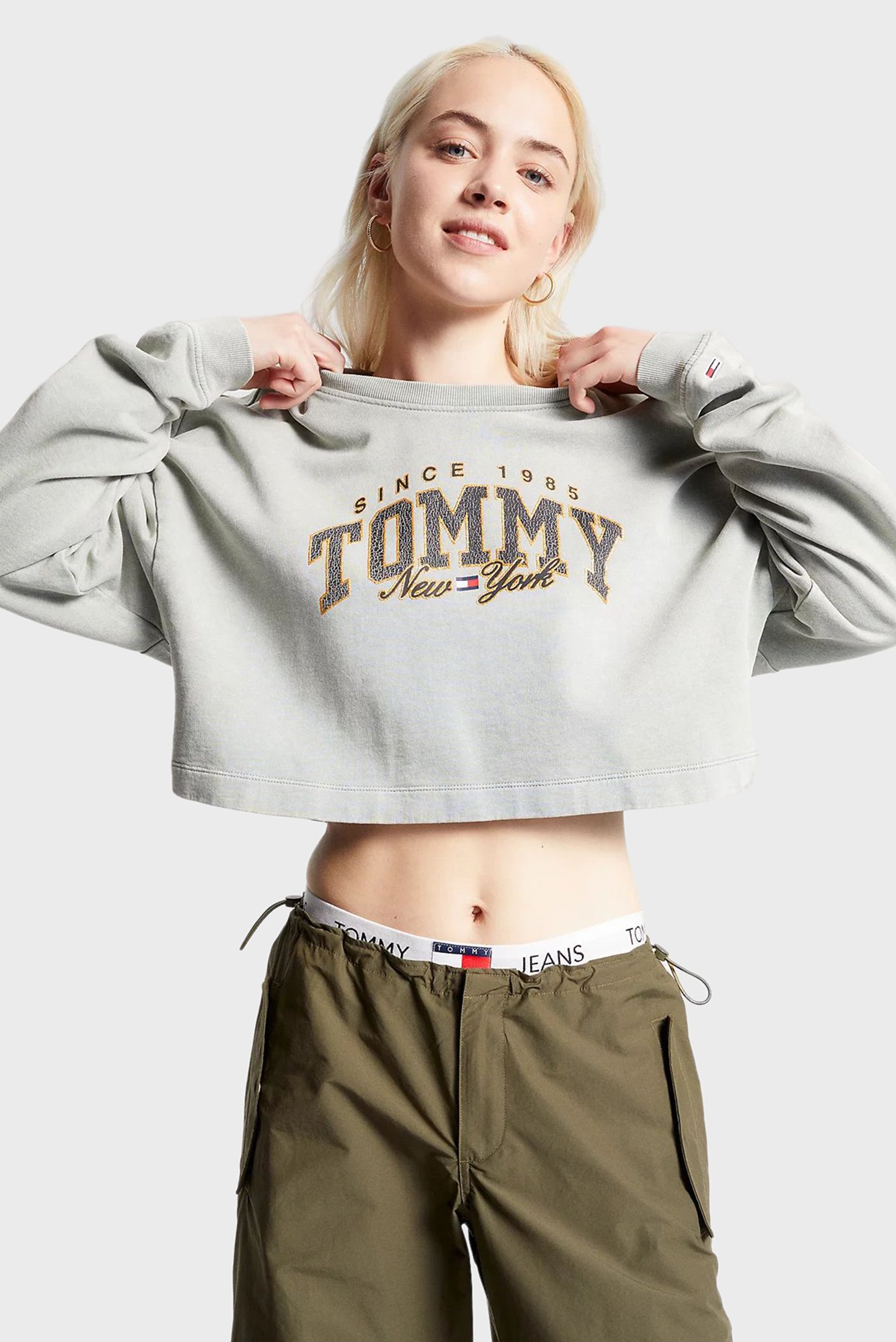 Женский серый свитшот TJW CRP LUXE VARSITY CREW 1