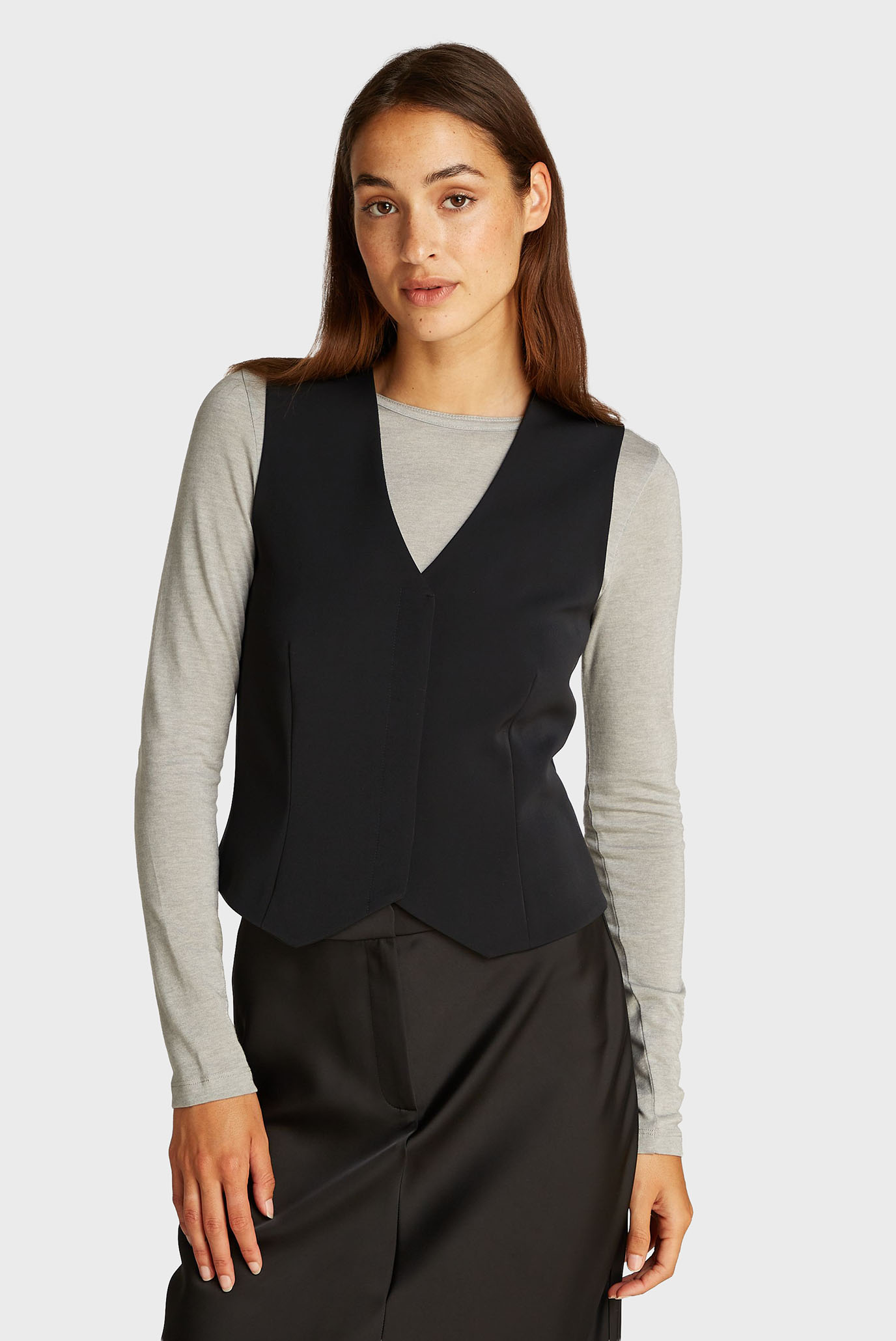 Женский черный жилет SOFT TWILL WAISTCOAT Черный 38 Calvin Klein K20K208017 Женский черный жилет SOFT TWILL WAISTCOAT Черный 38 Calvin Klein K20K208017