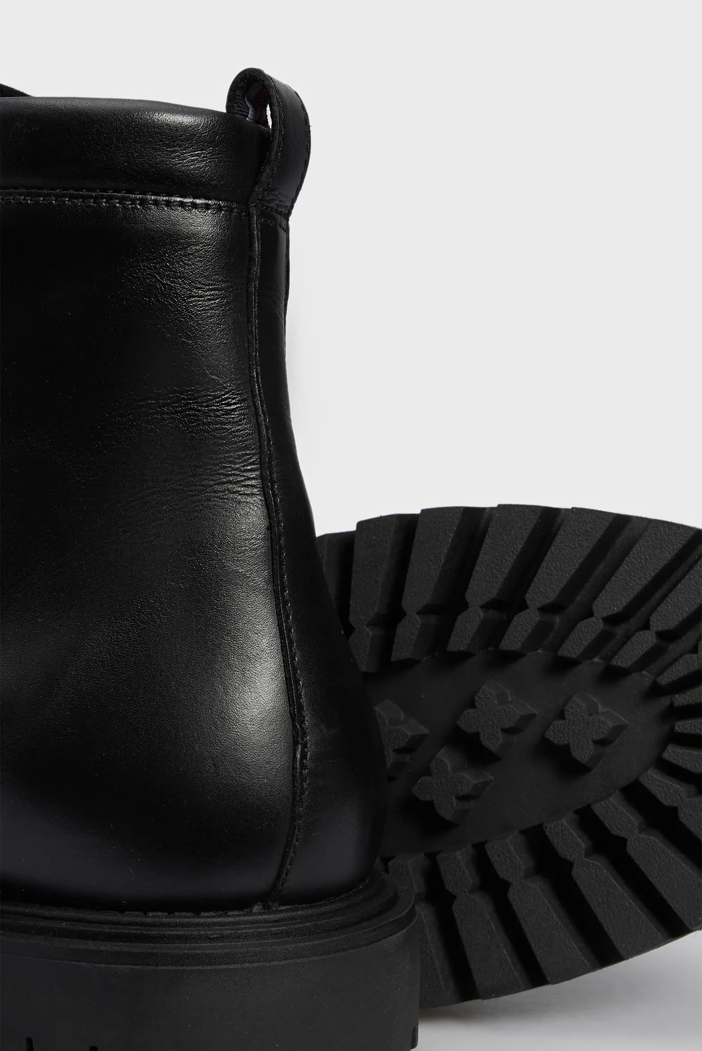 Чоловічі чорні шкіряні черевики PREMIUM CASUAL CHUNKY LTH BOOT 2