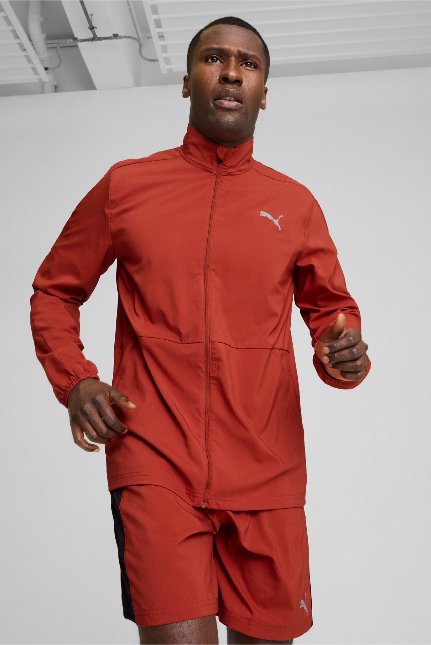 Мужская красная ветровка RUN FAVOURITE Woven Running Jacket Men 1