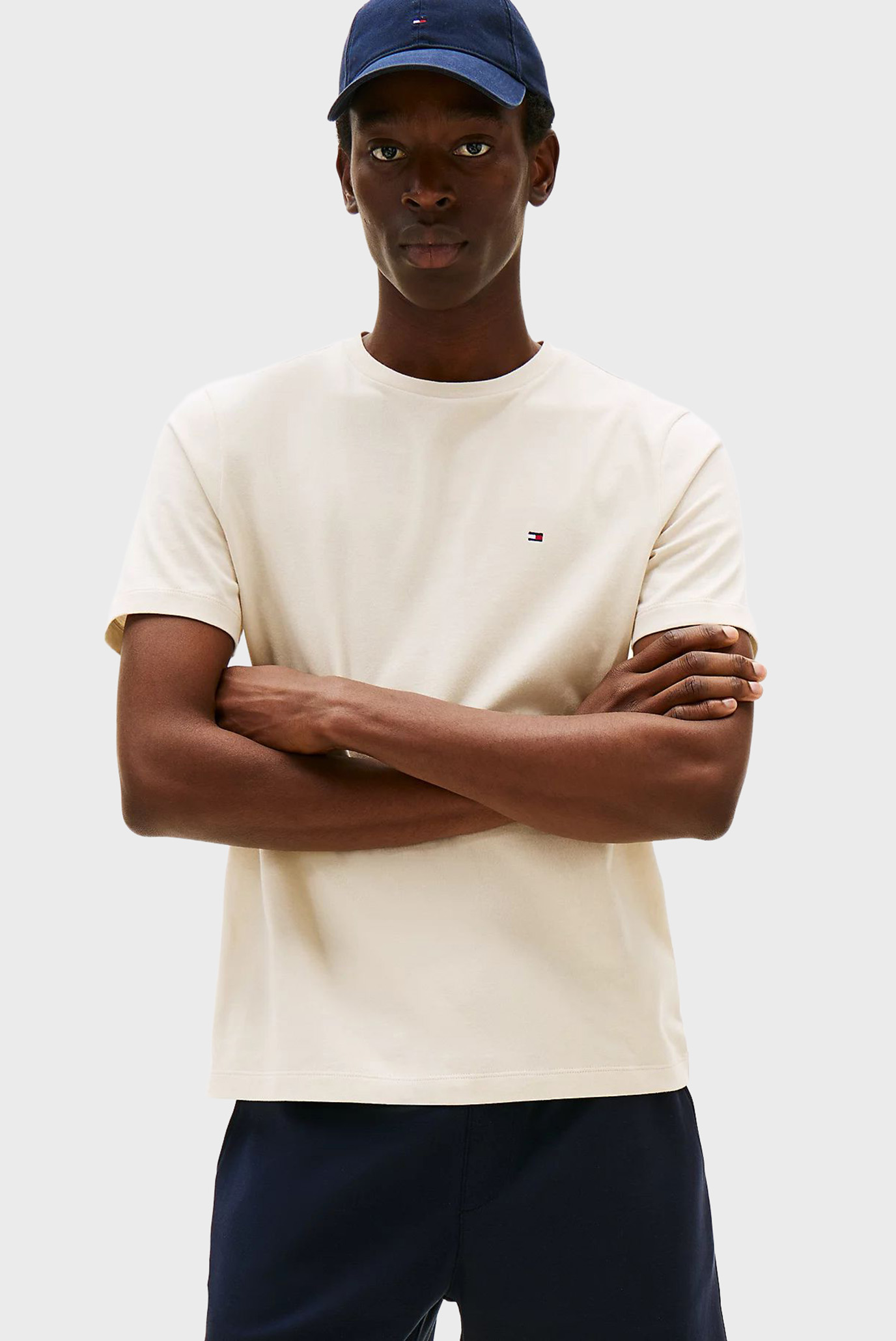 Мужская бежевая футболка ESS SEASONAL REG FIT SOLID TEE Бежевый XXL Tommy Hilfiger MW0MW39995 Мужская бежевая футболка ESS SEASONAL REG FIT SOLID TEE Бежевый XXL Tommy Hilfiger MW0MW39995