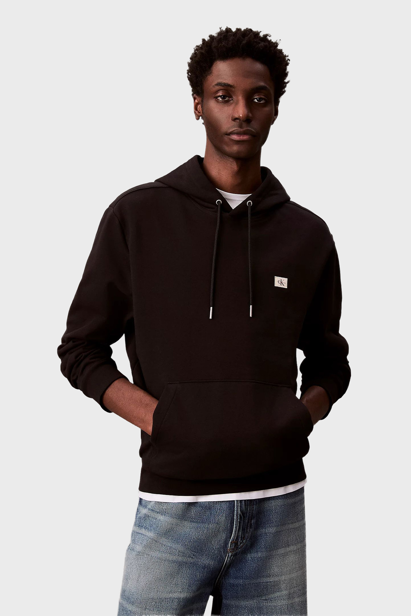 Мужское черное худи 350TERRY BADGE Черный XXL Calvin Klein Jeans LV04RC274G Мужское черное худи 350TERRY BADGE Черный XXL Calvin Klein Jeans LV04RC274G