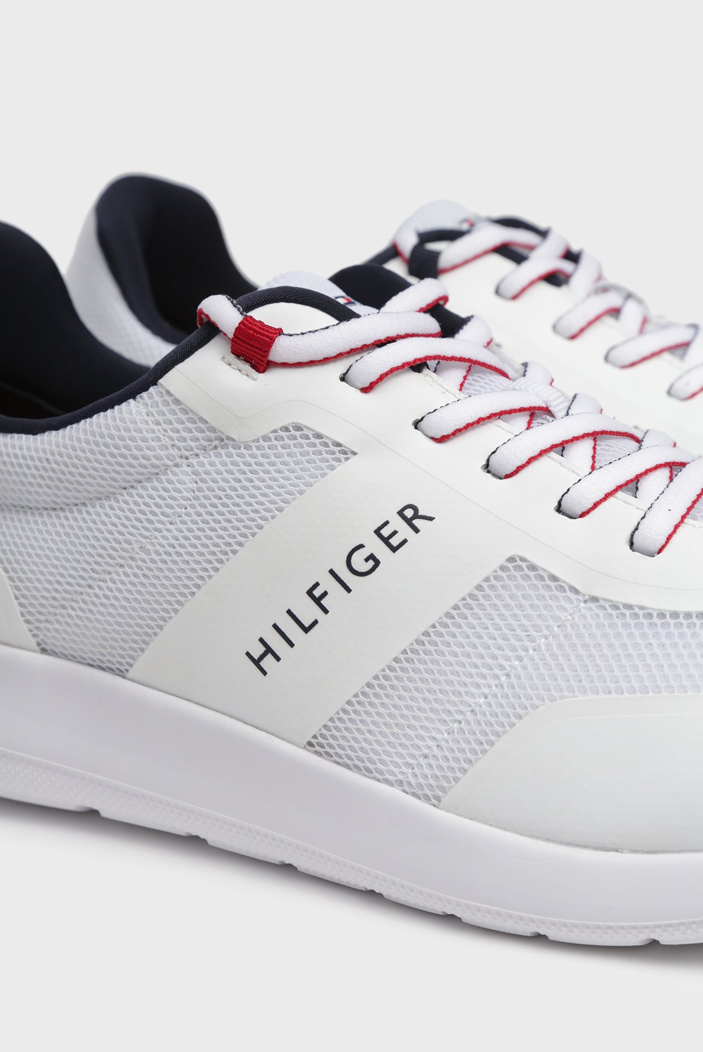 tommy hilfiger core lightweight mesh runner