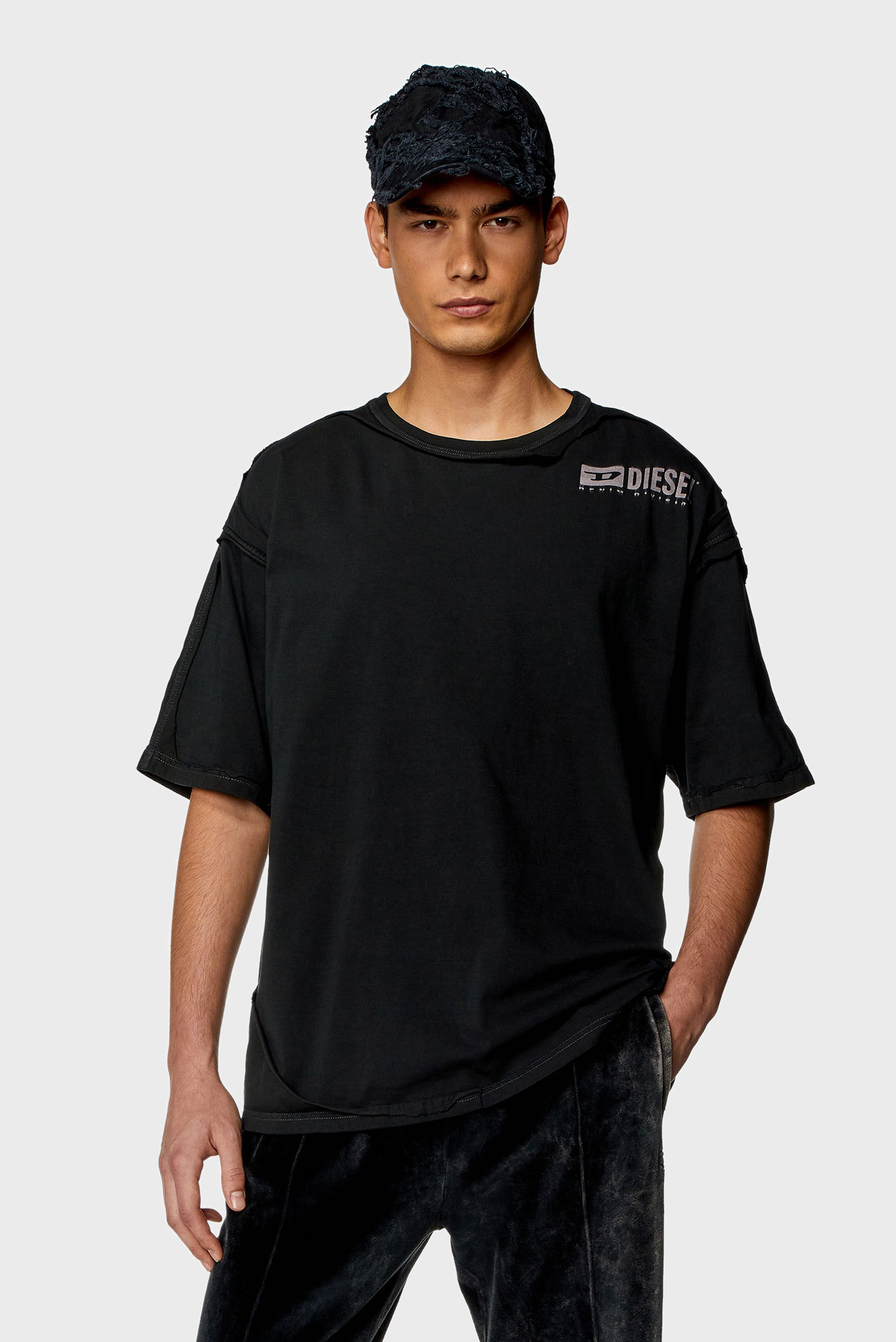Чоловіча чорна футболка T-BOXT-DBL 1