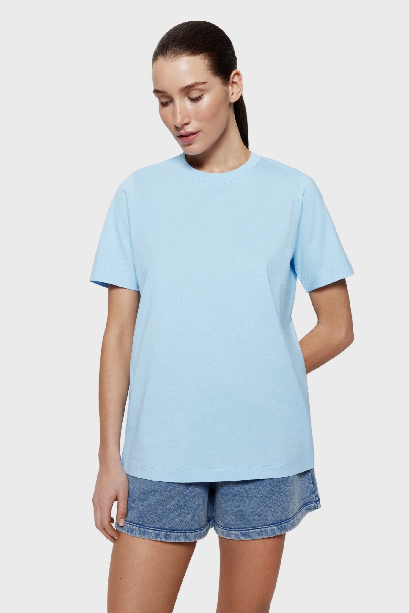 Женская голубая футболка 1