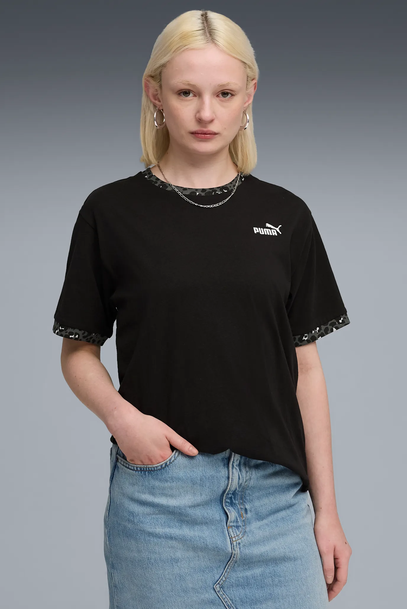 Женская черная футболка Essentials Animal Print Relaxed Tee Women 1