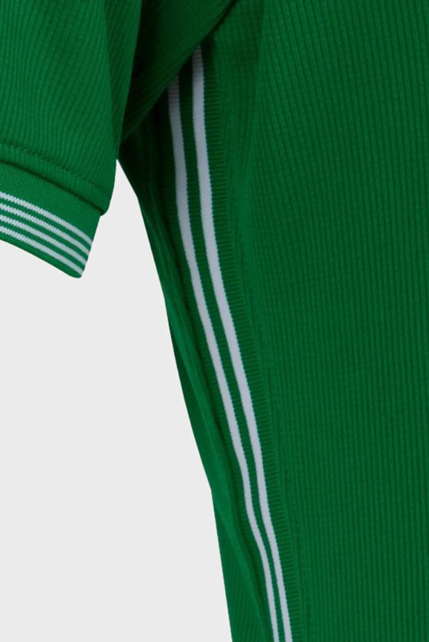 Детская зеленая футболка 3