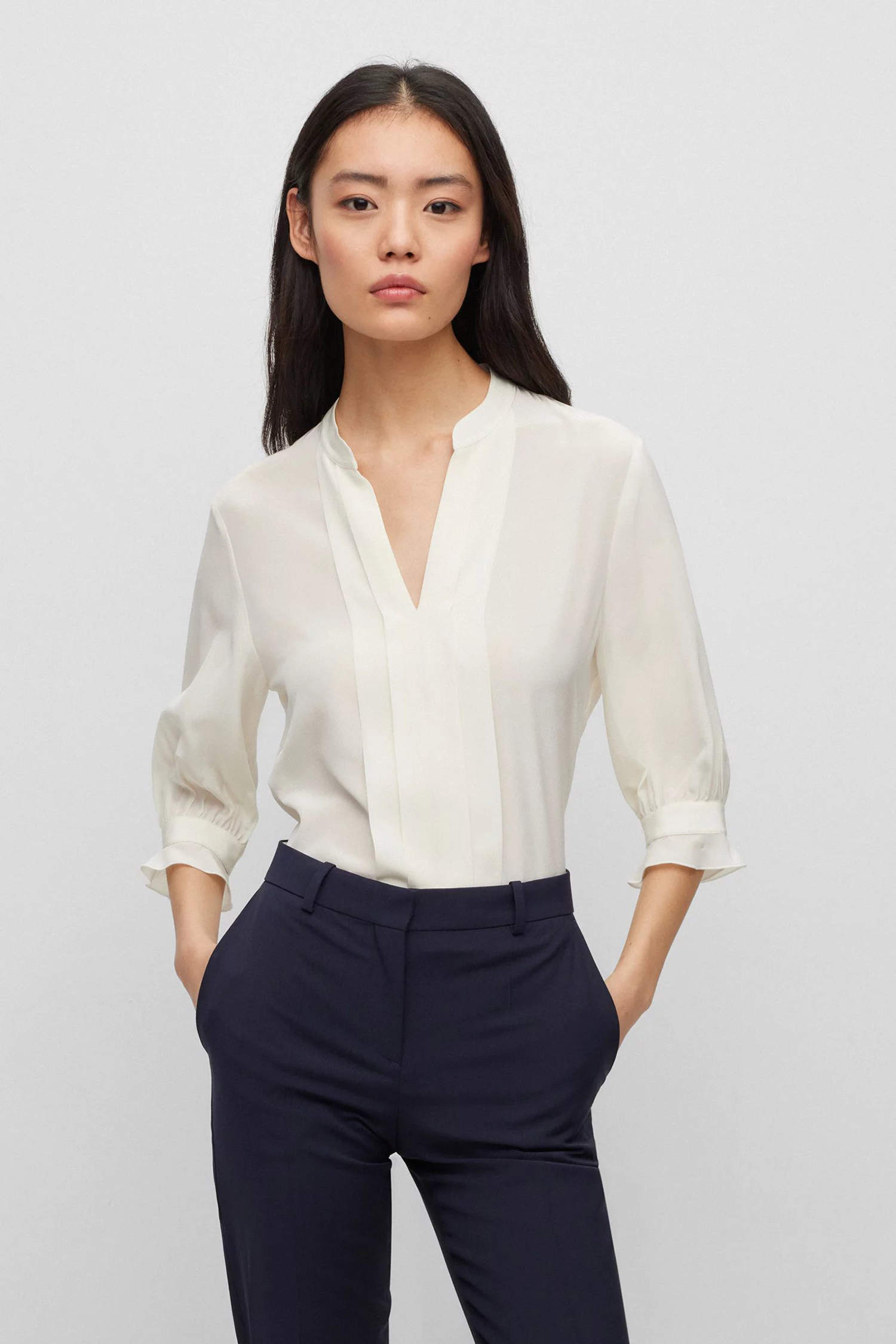 Женская белая шелковая блуза 1