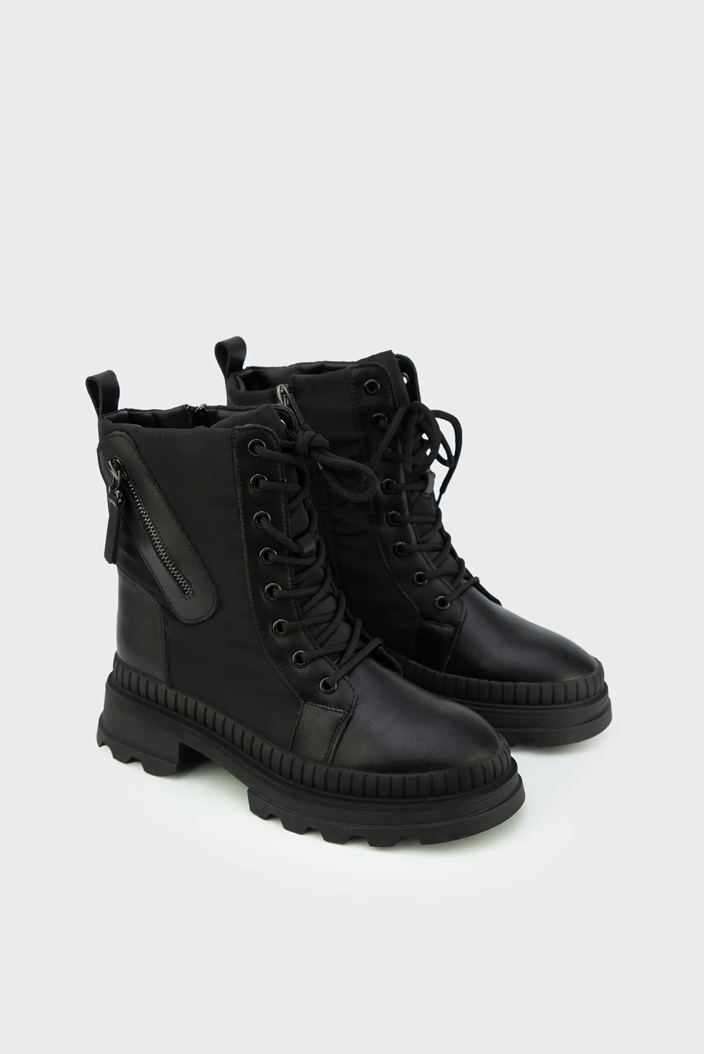 Жіночі чорні шкіряні черевики 2