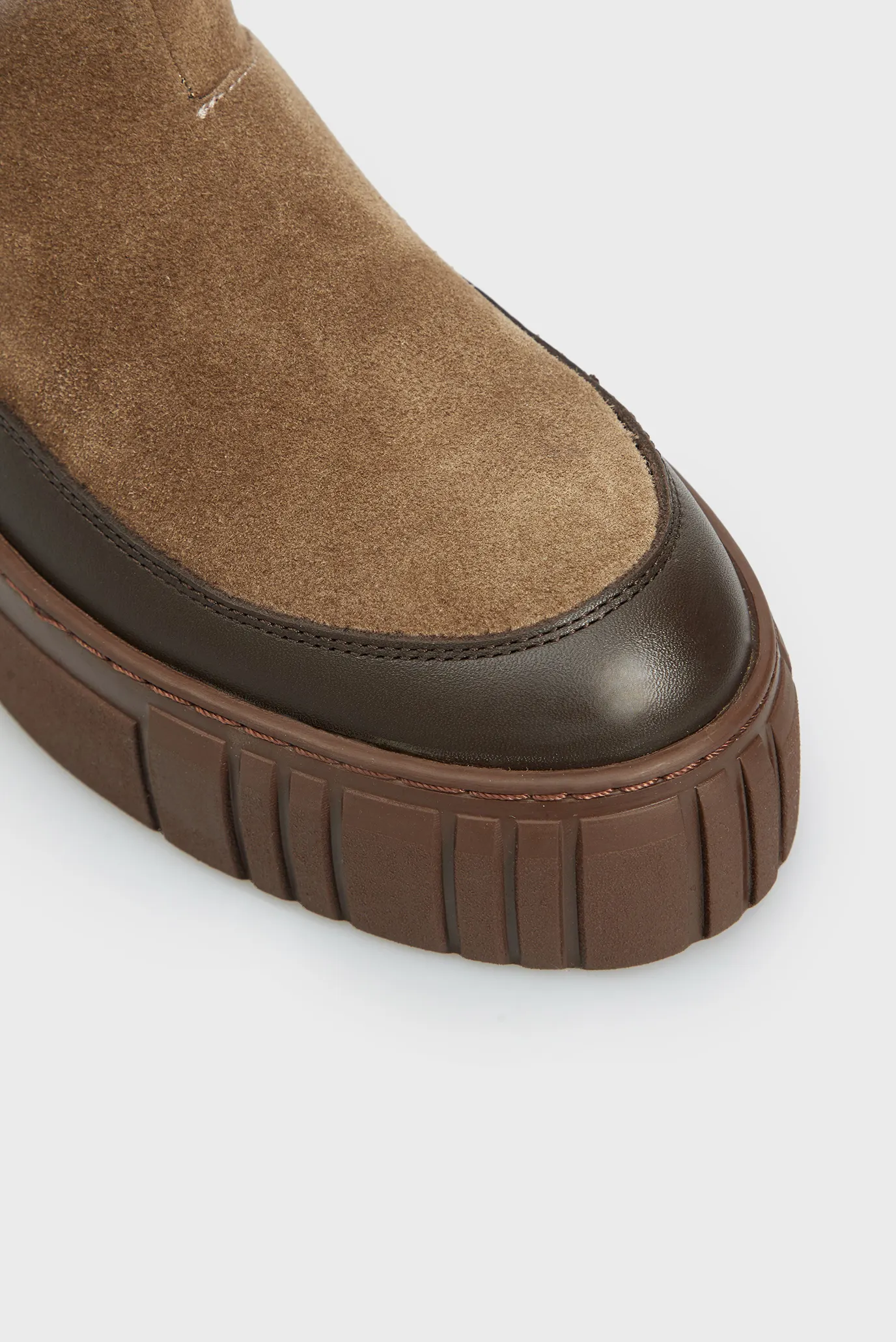 Жіночі коричневі замшеві напівчоботи Snowmont 4