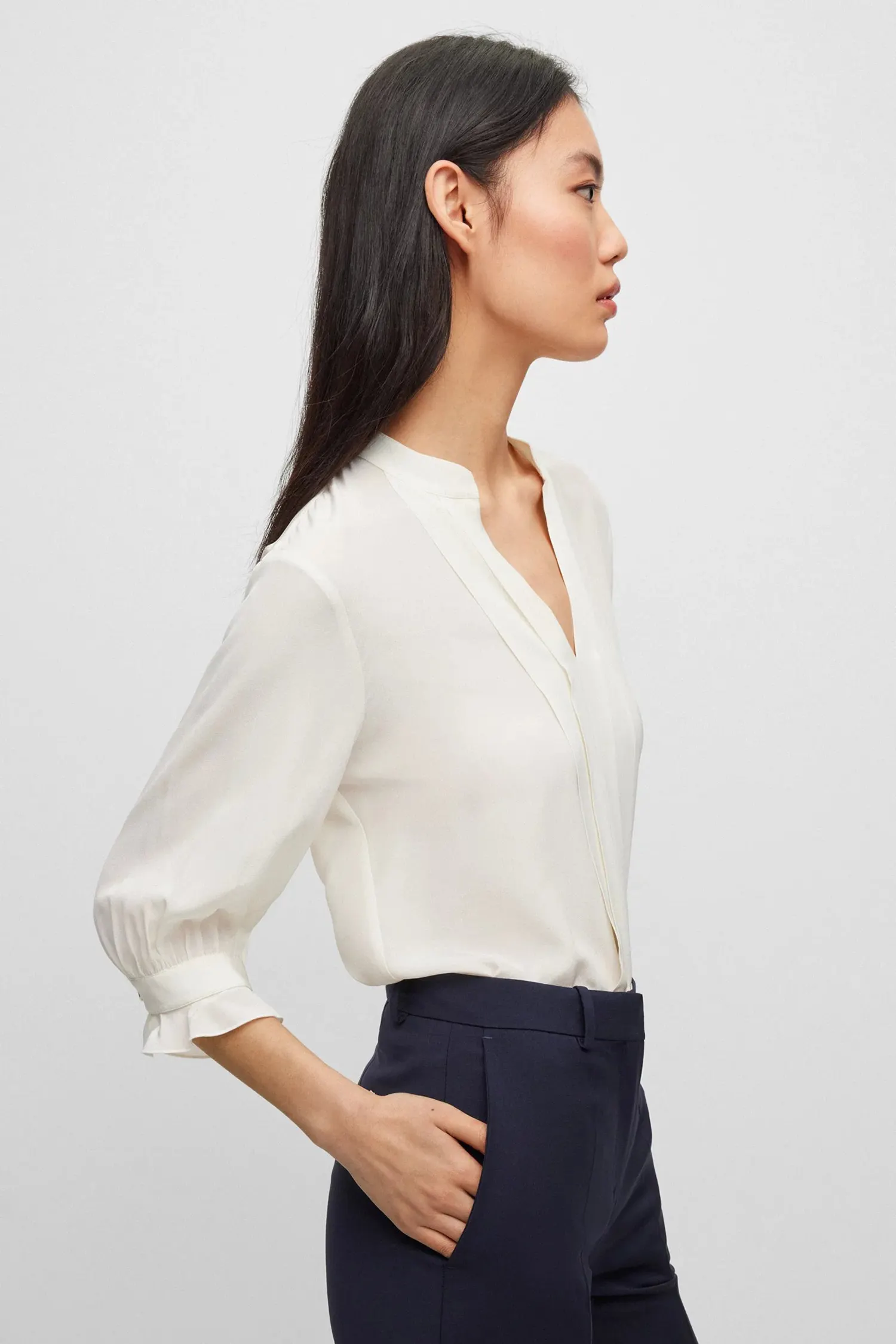 Женская белая шелковая блуза 2