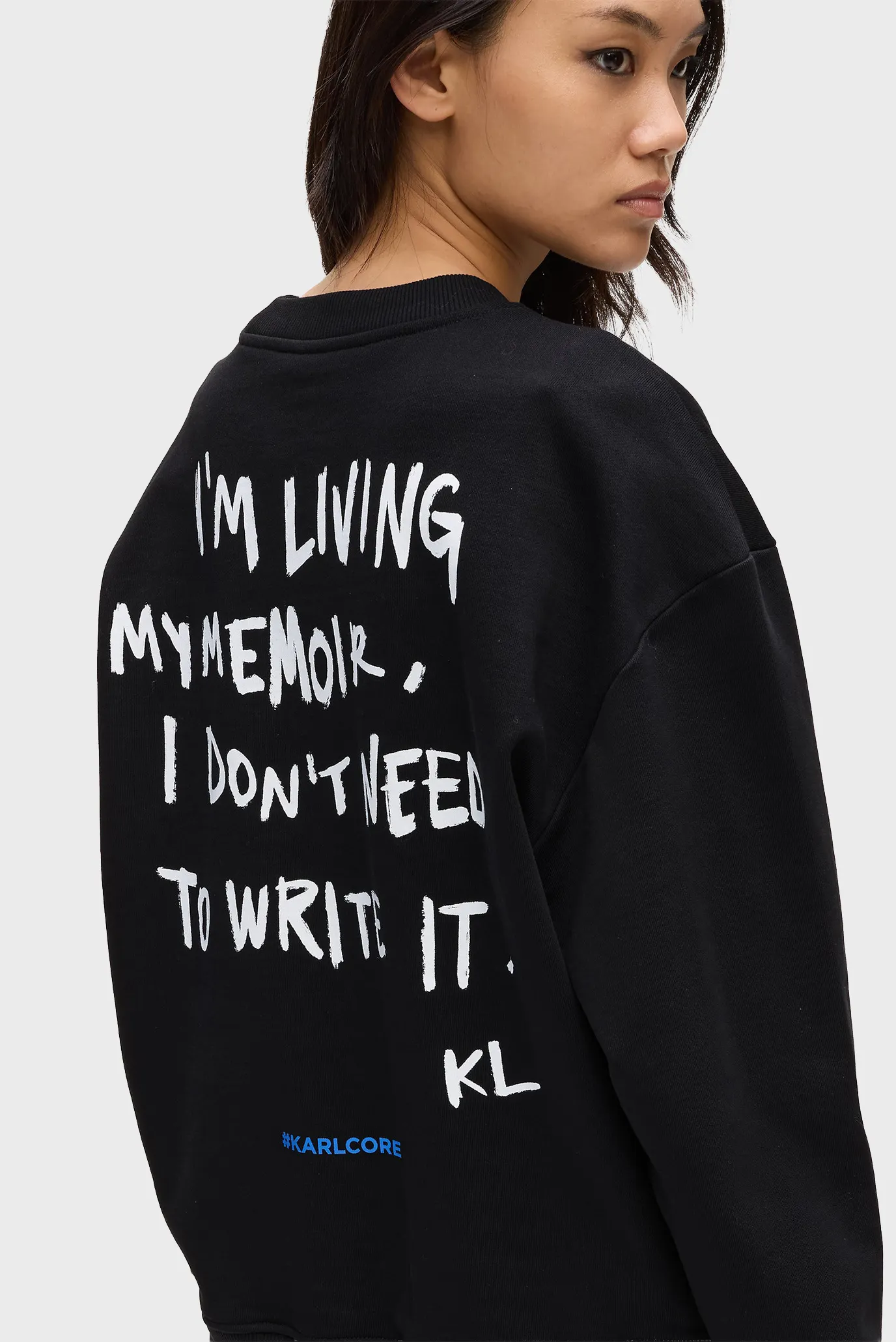 Жіночий чорний світшот relaxed 2