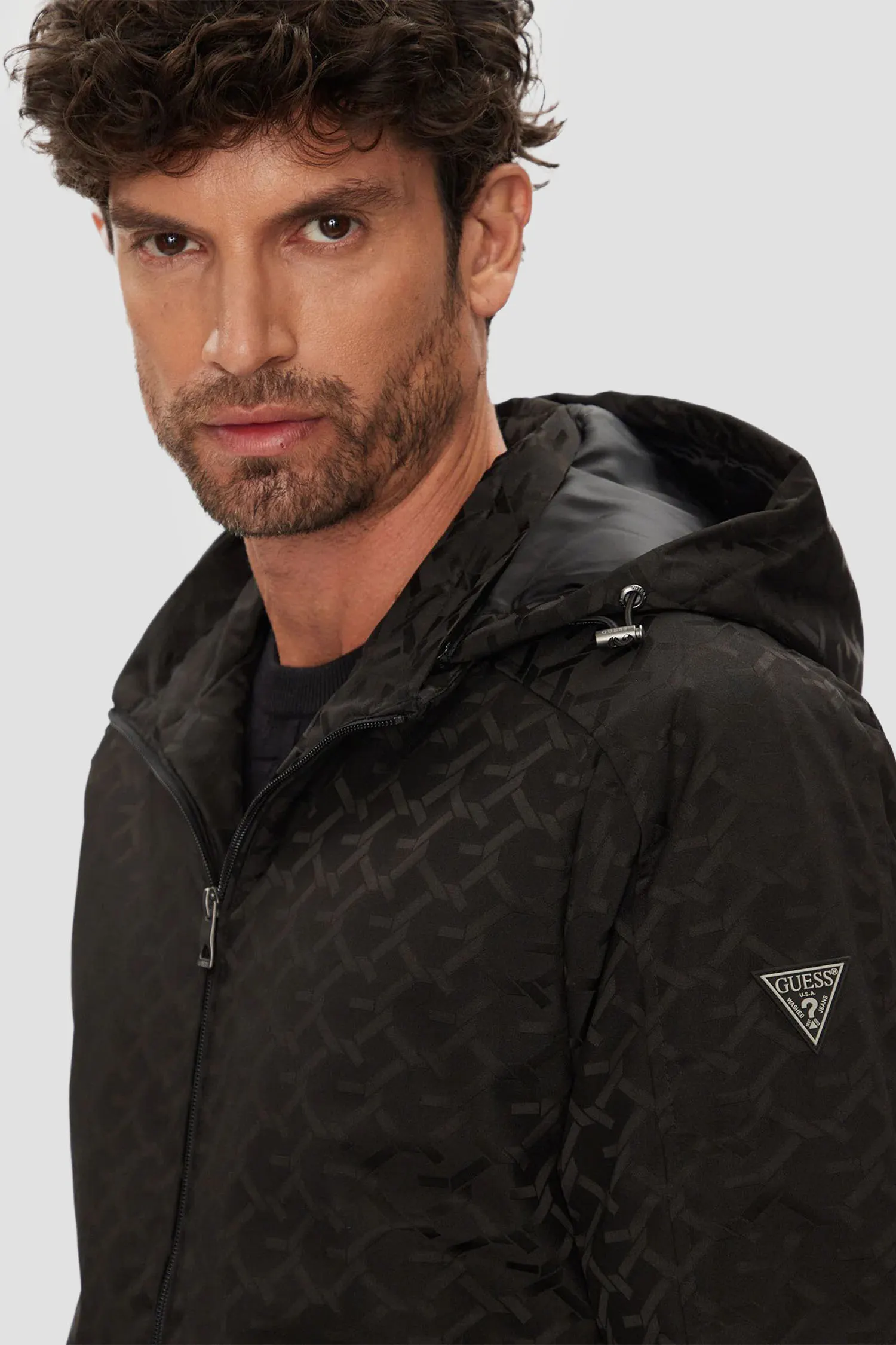 Чоловіча чорна куртка з візерунком 5