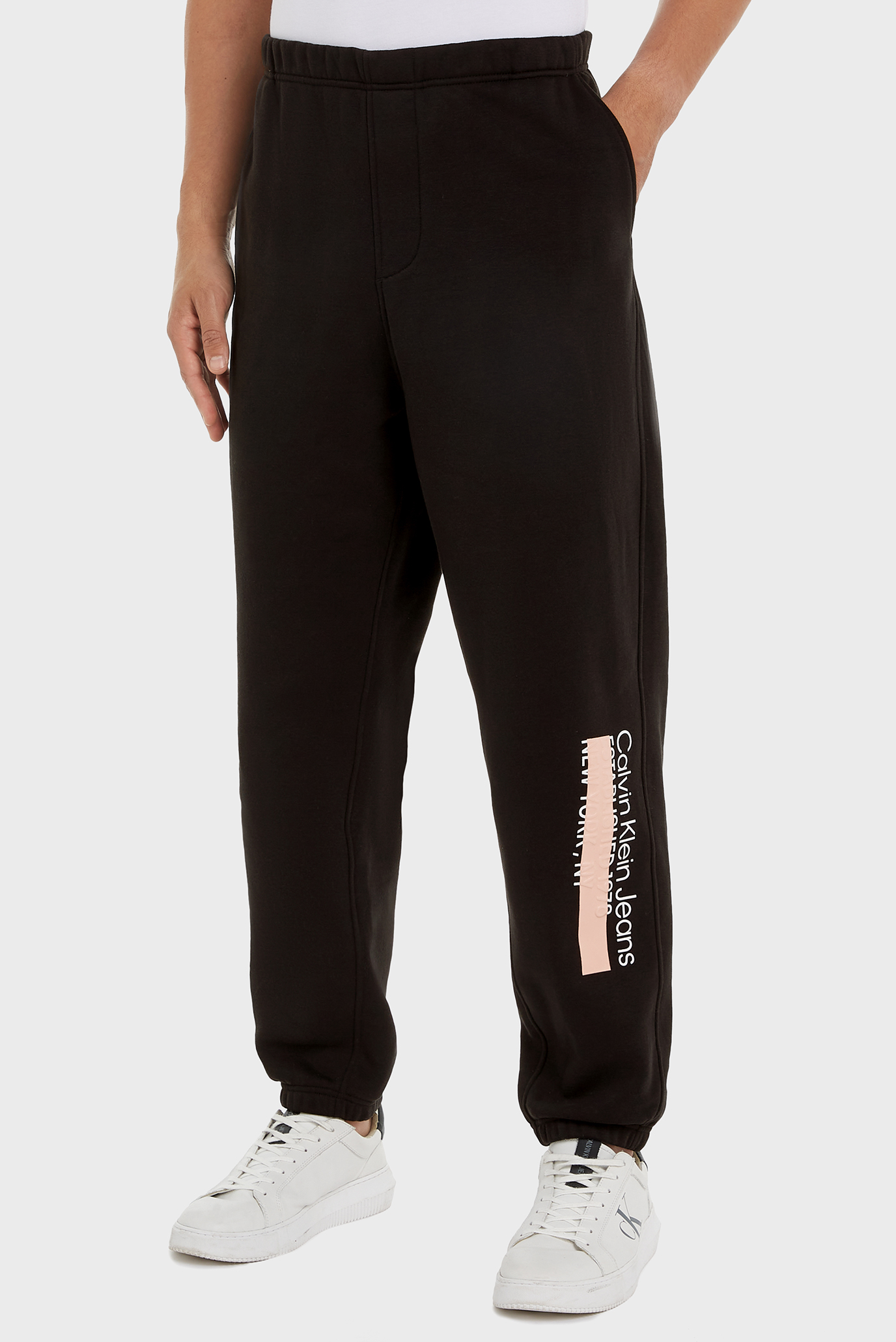 Мужские черные спортивные брюки LAYERED ADDRESS HWK Черный XL Calvin Klein Jeans J30J323504 Мужские черные спортивные брюки LAYERED ADDRESS HWK Черный XL Calvin Klein Jeans J30J323504
